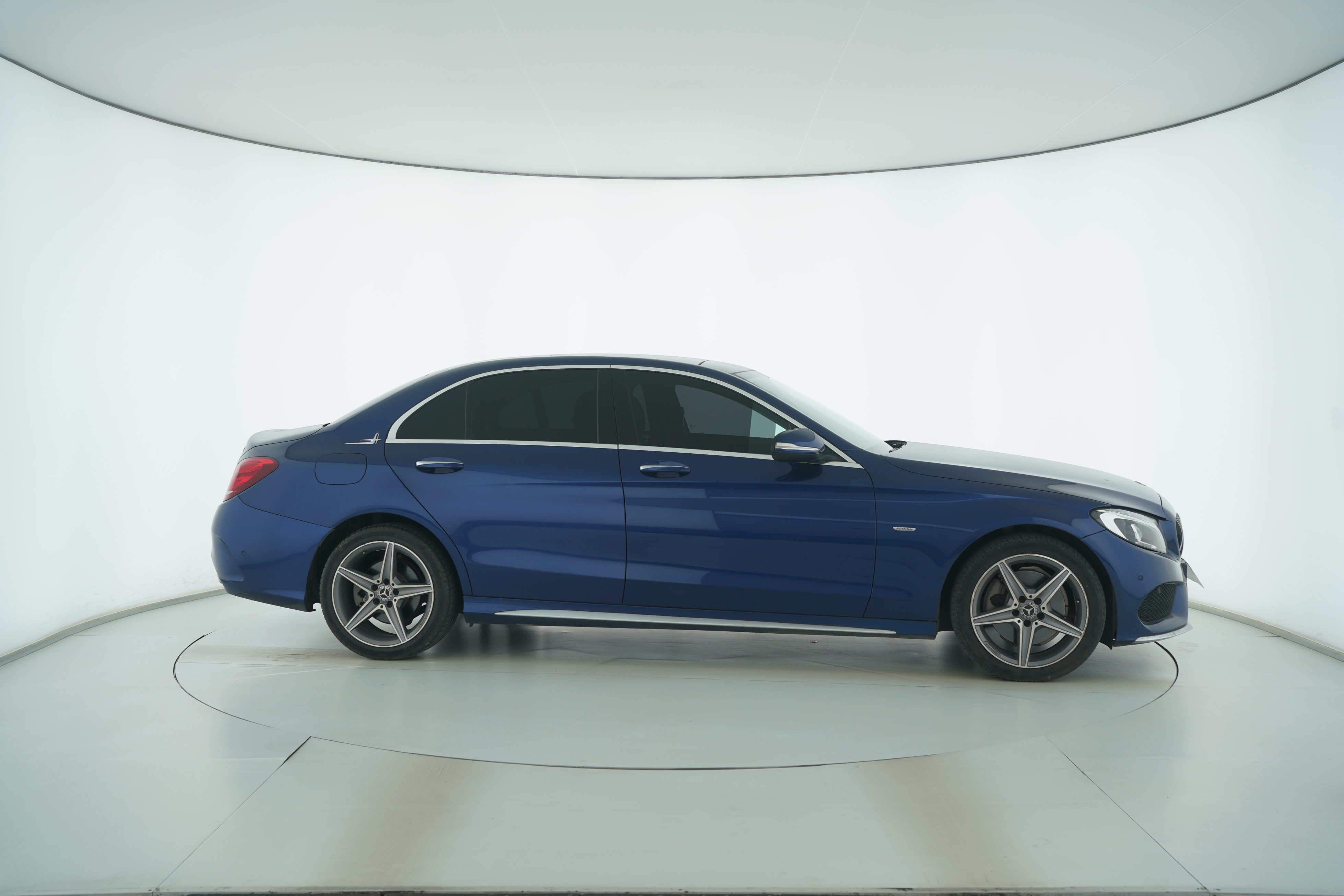 Mercedes Benz C-Class 2018 — фото 8