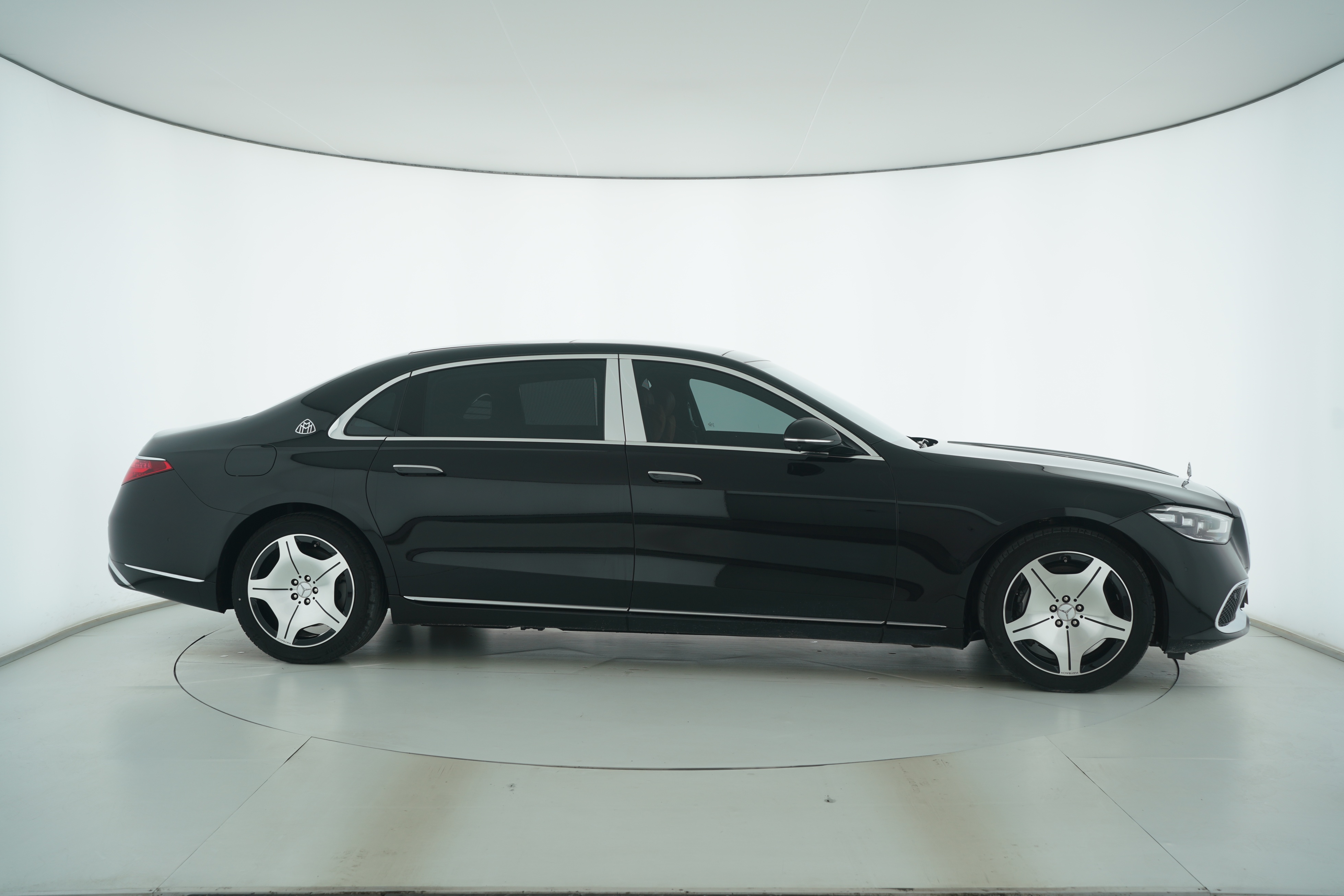 Mercedes Benz Maybach S-Class 2022 — фото 8