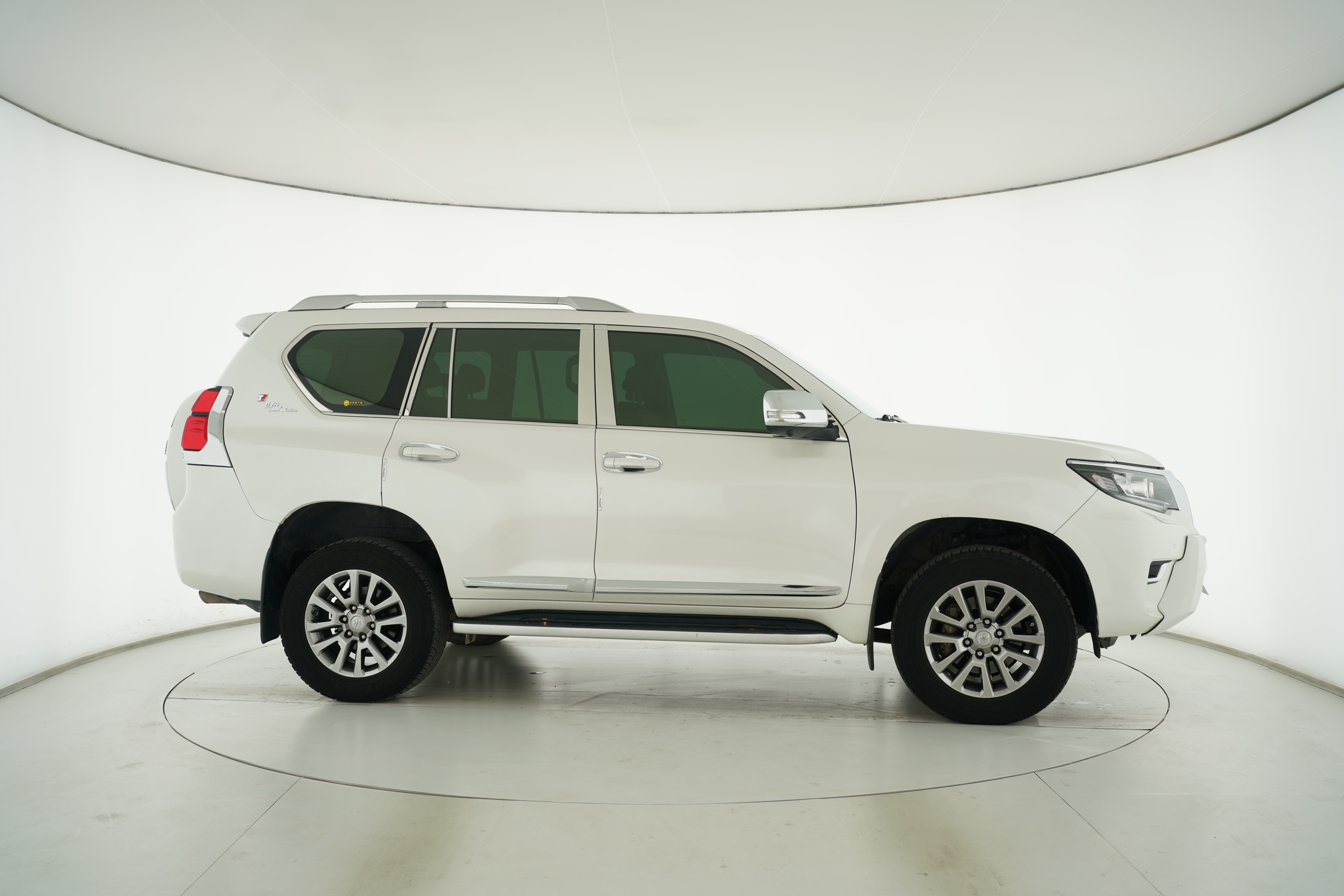 Toyota Prado 2018 — фото 8