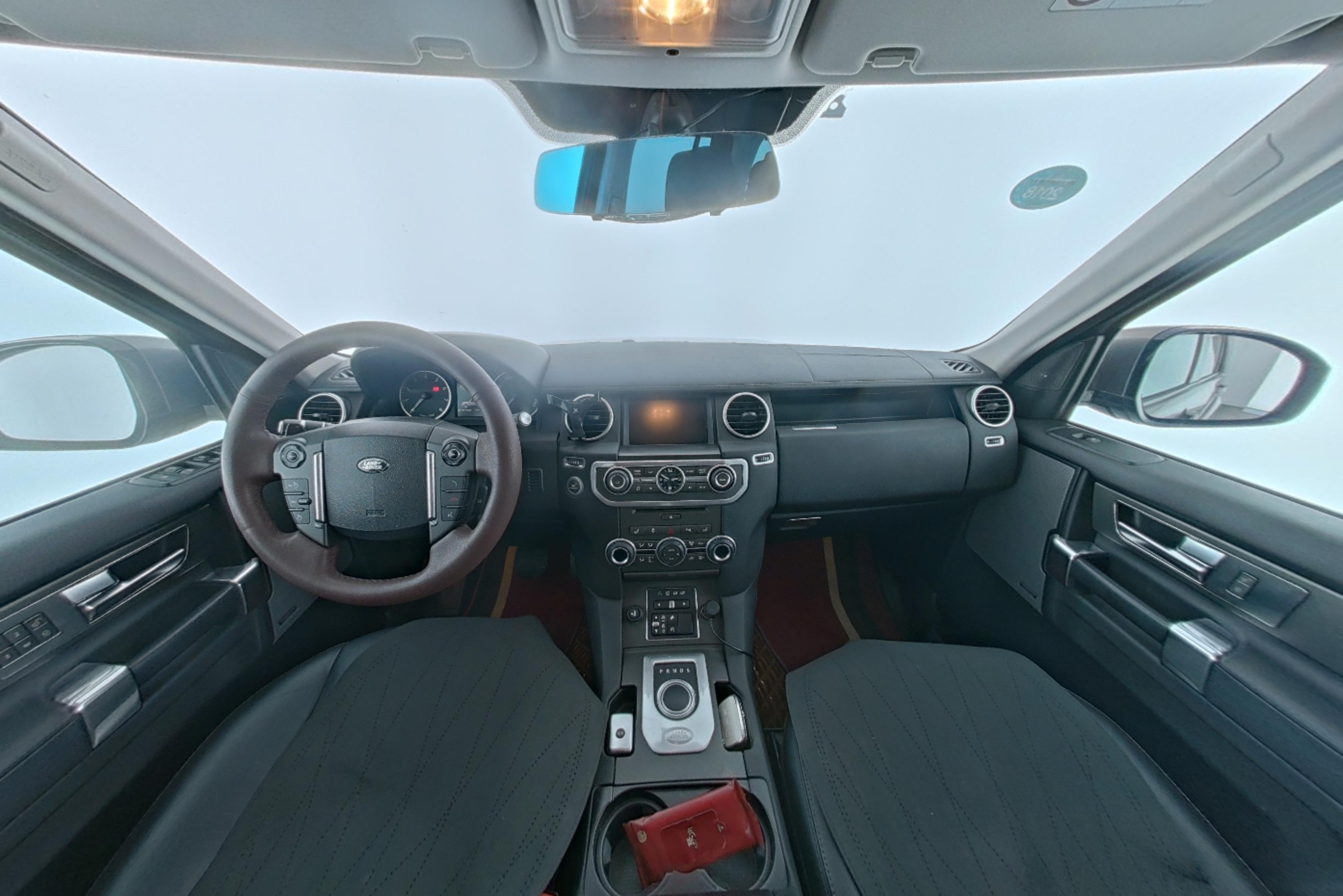 Land Rover Discovery 2015 — фото 9