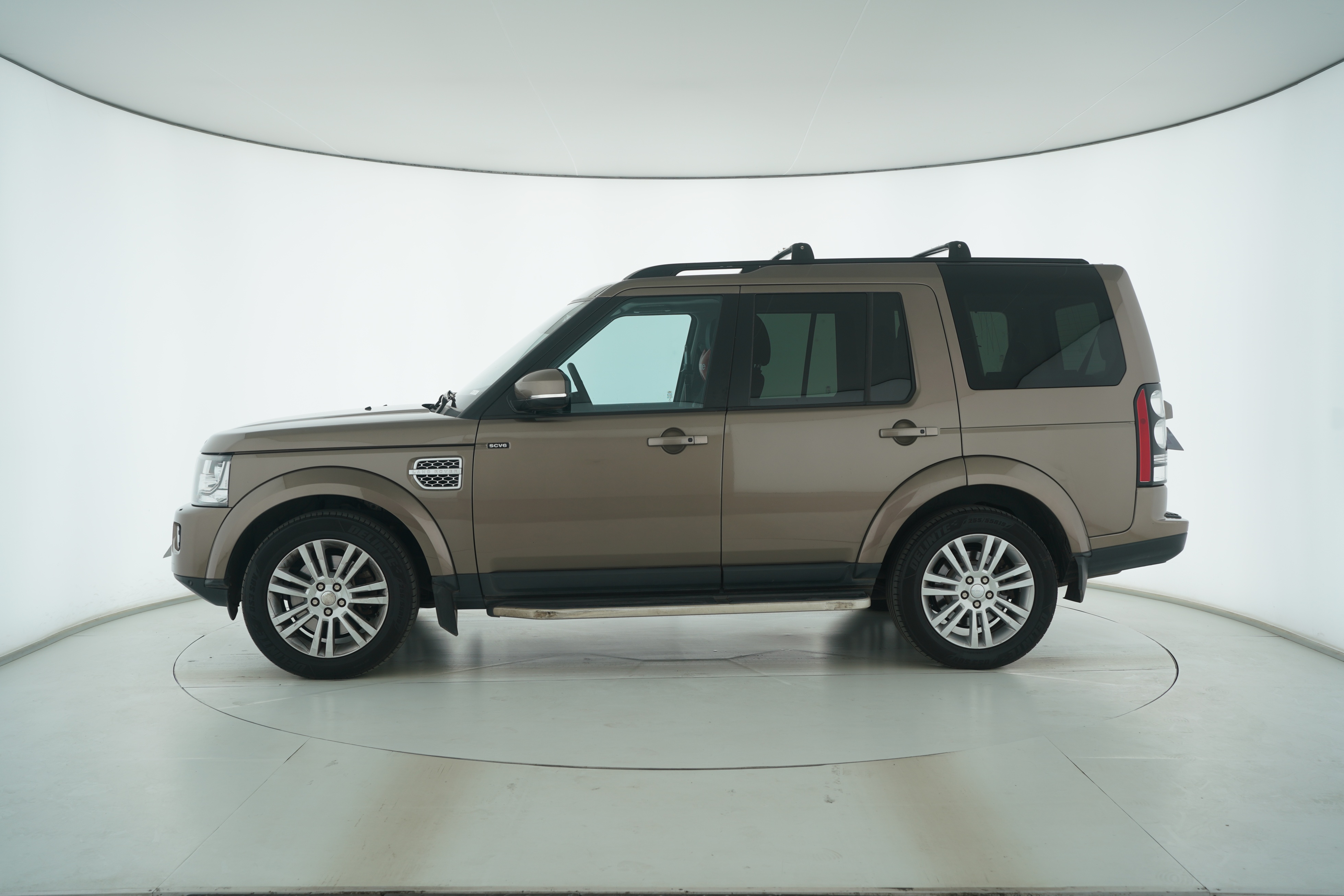 Land Rover Discovery 2015 — фото 7