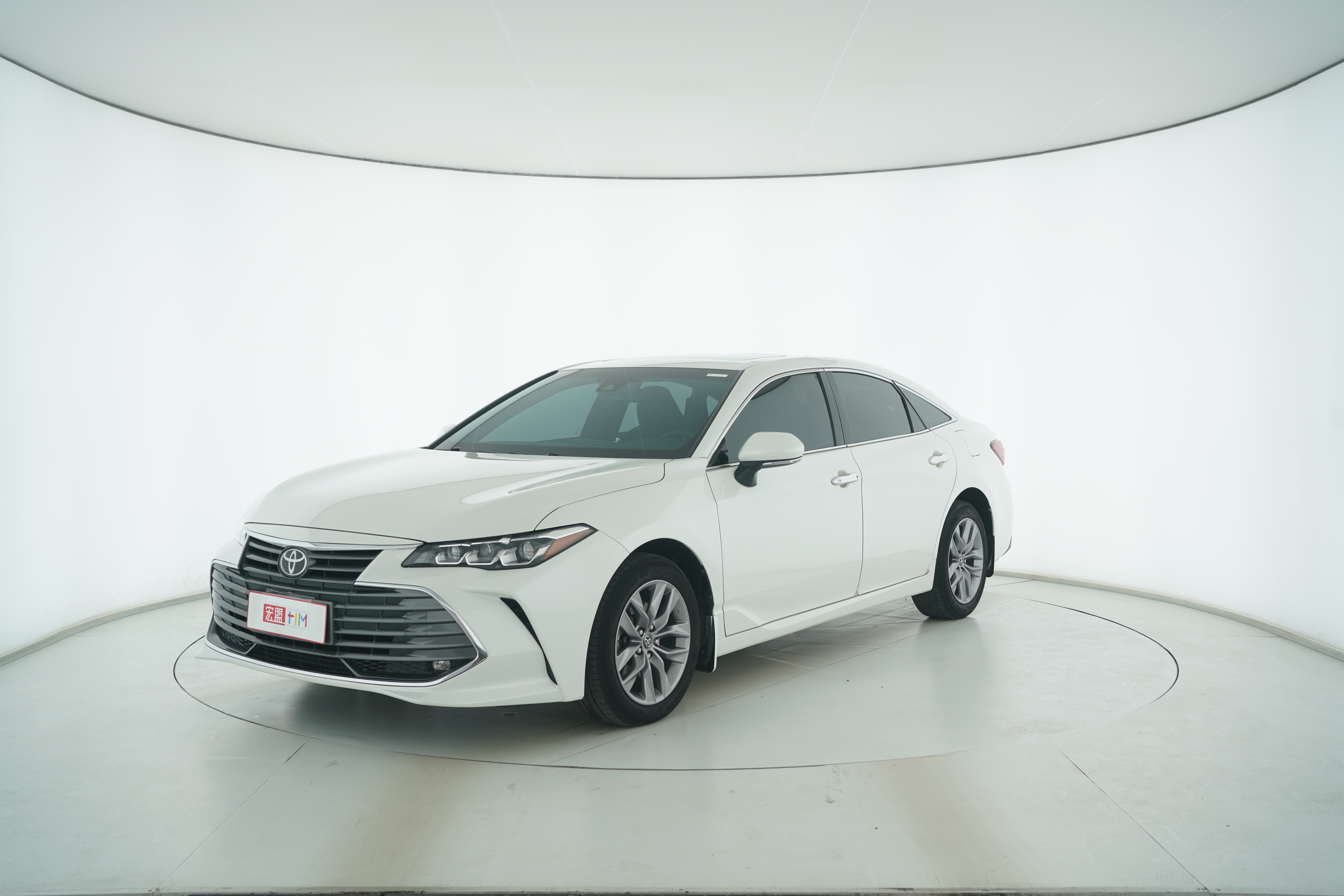Toyota AVALON 2019 — фото 1