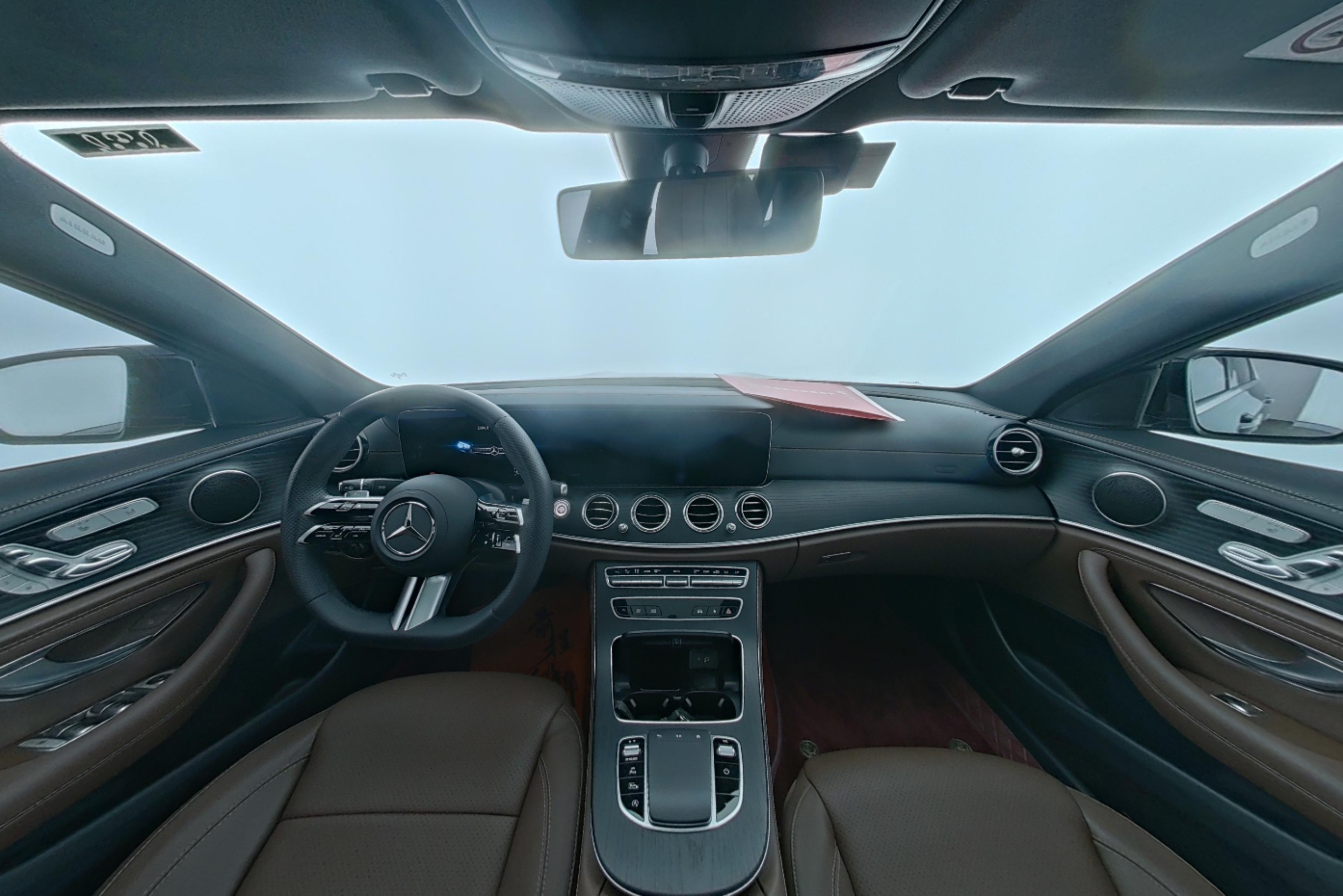 Mercedes Benz E-Class 2023 — фото 9