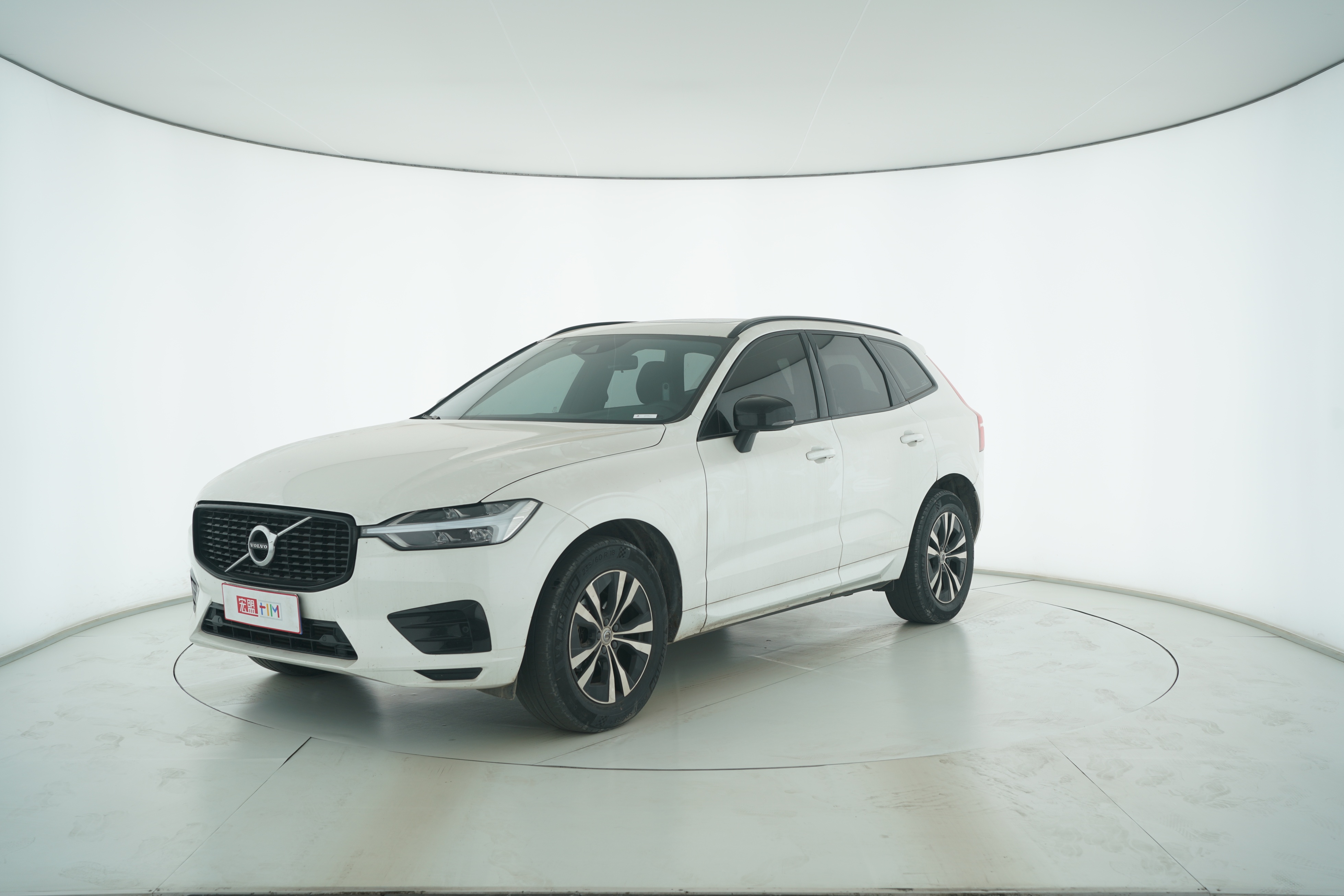 VOLVO XC60 2021 — фото 1