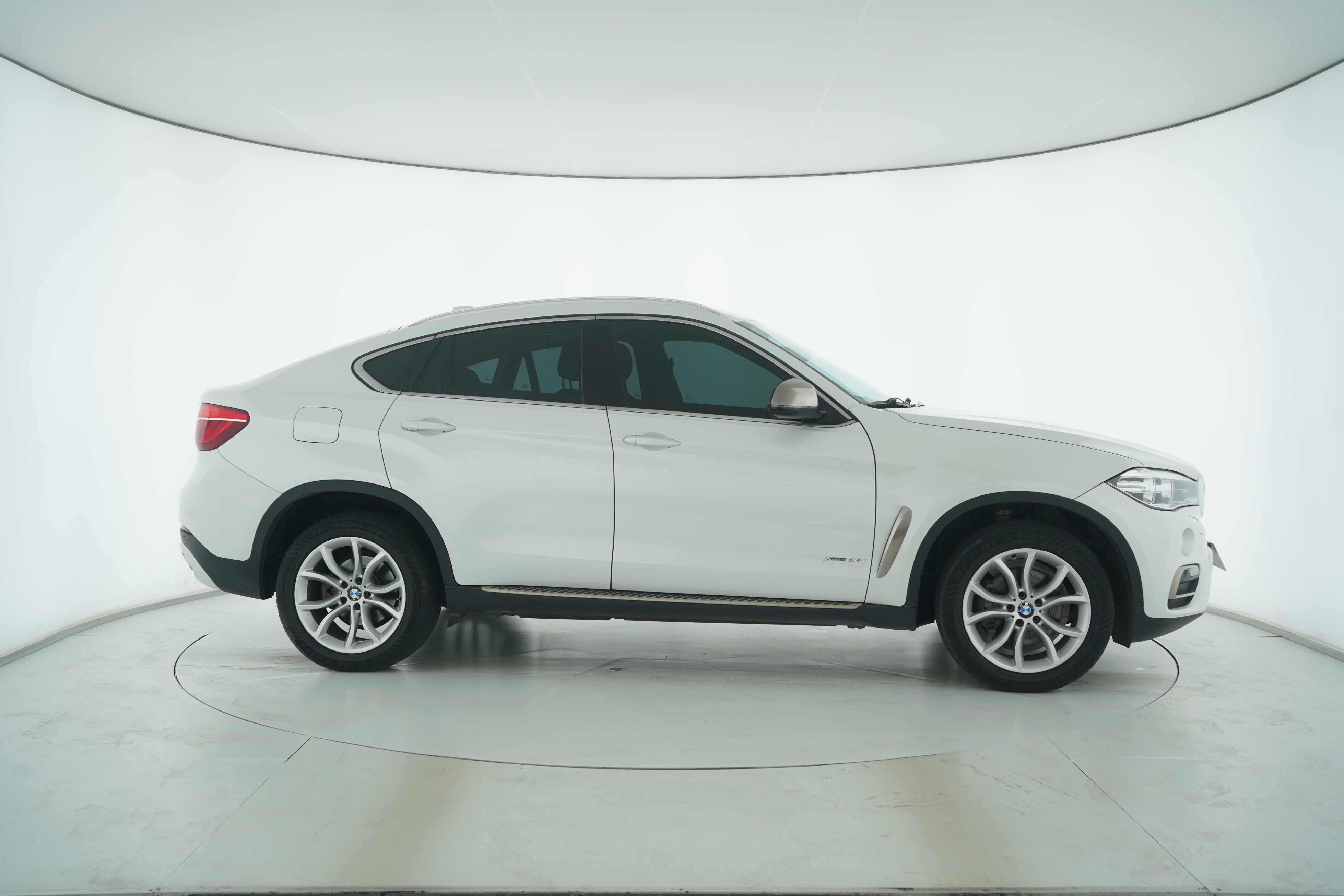 BMW X6 2017 — фото 8