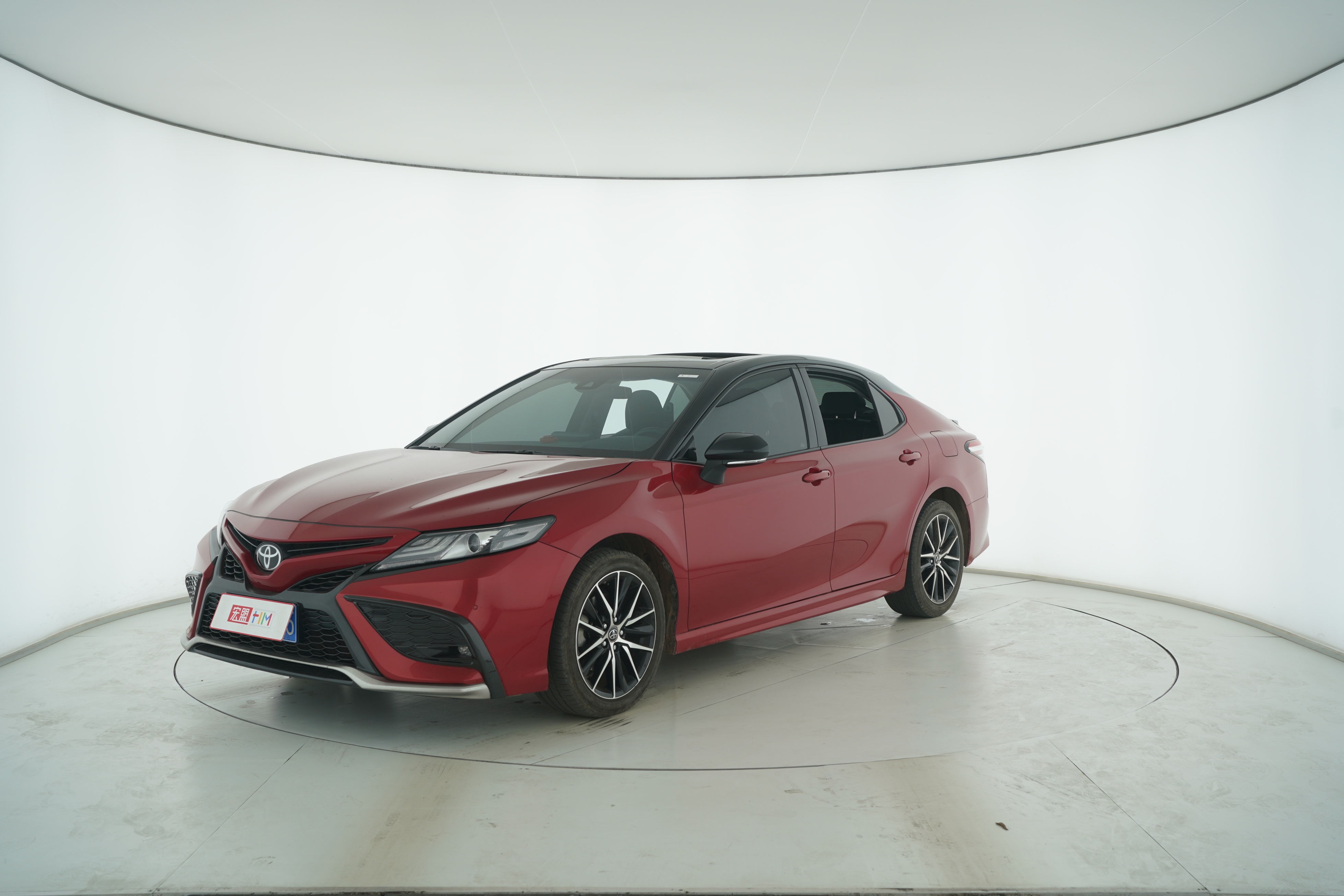 Toyota Camry 2021 — фото 1