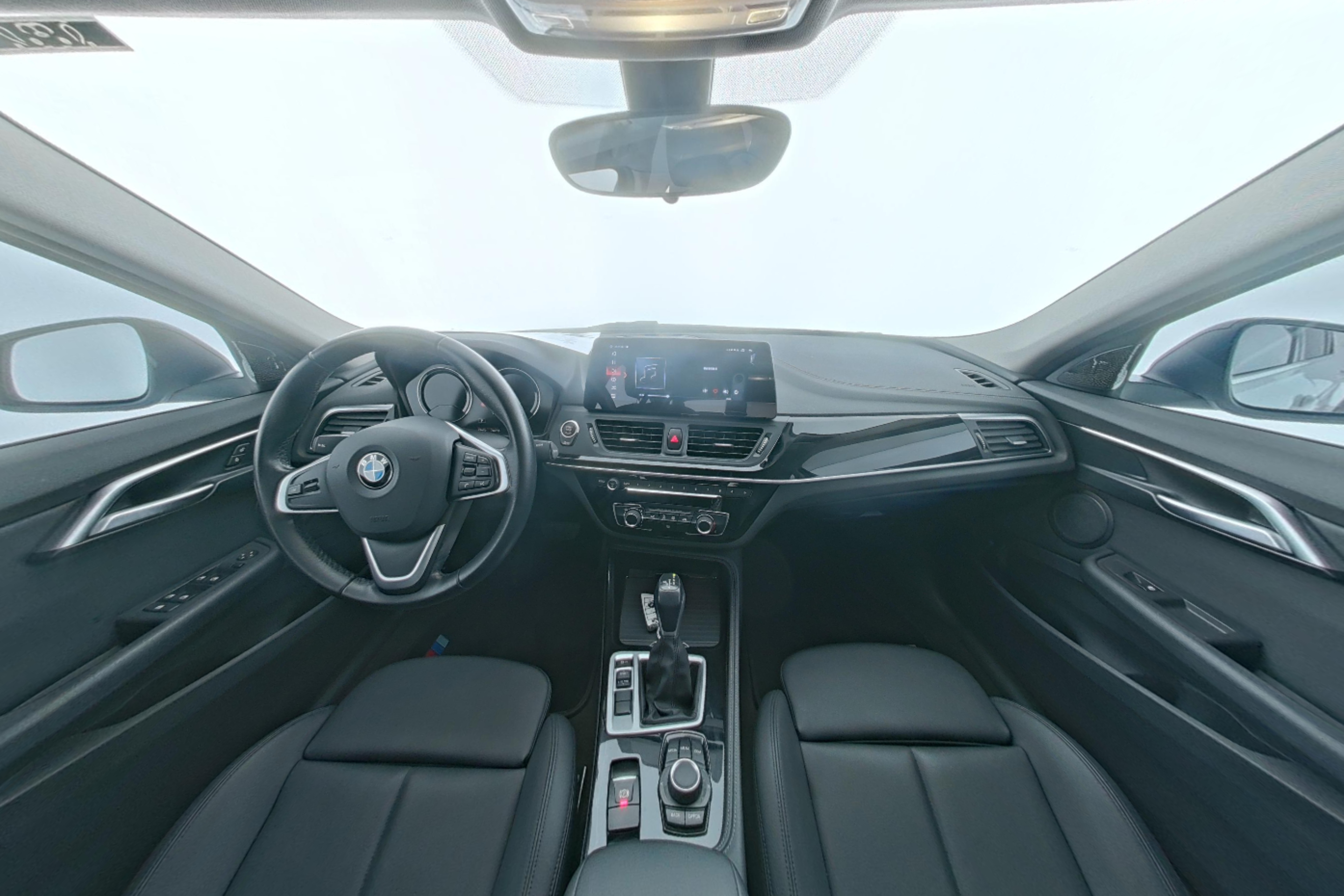 BMW 1 Series 2018 — фото 9
