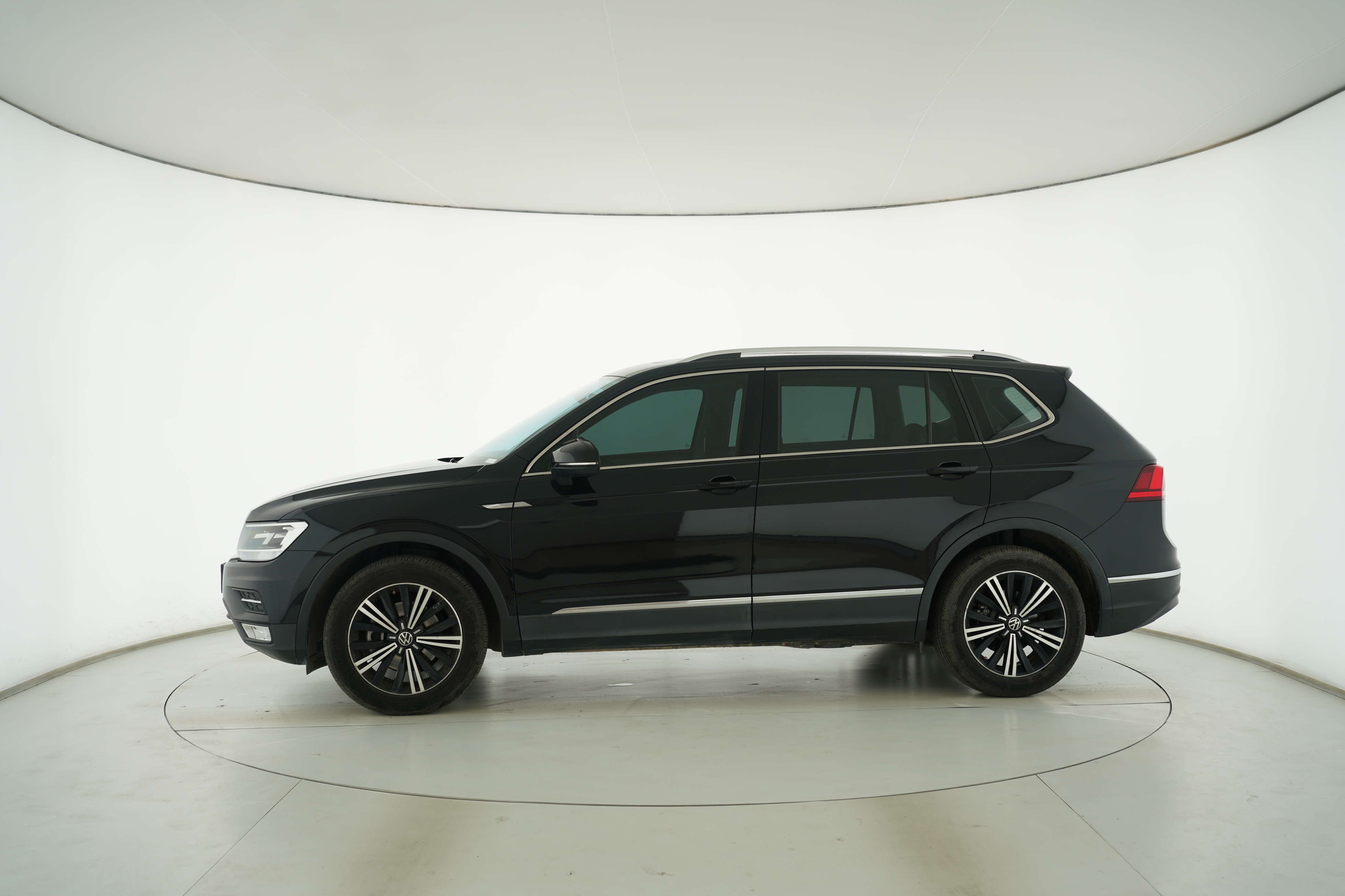 Volkswagen Tiguan L 2021 — фото 7