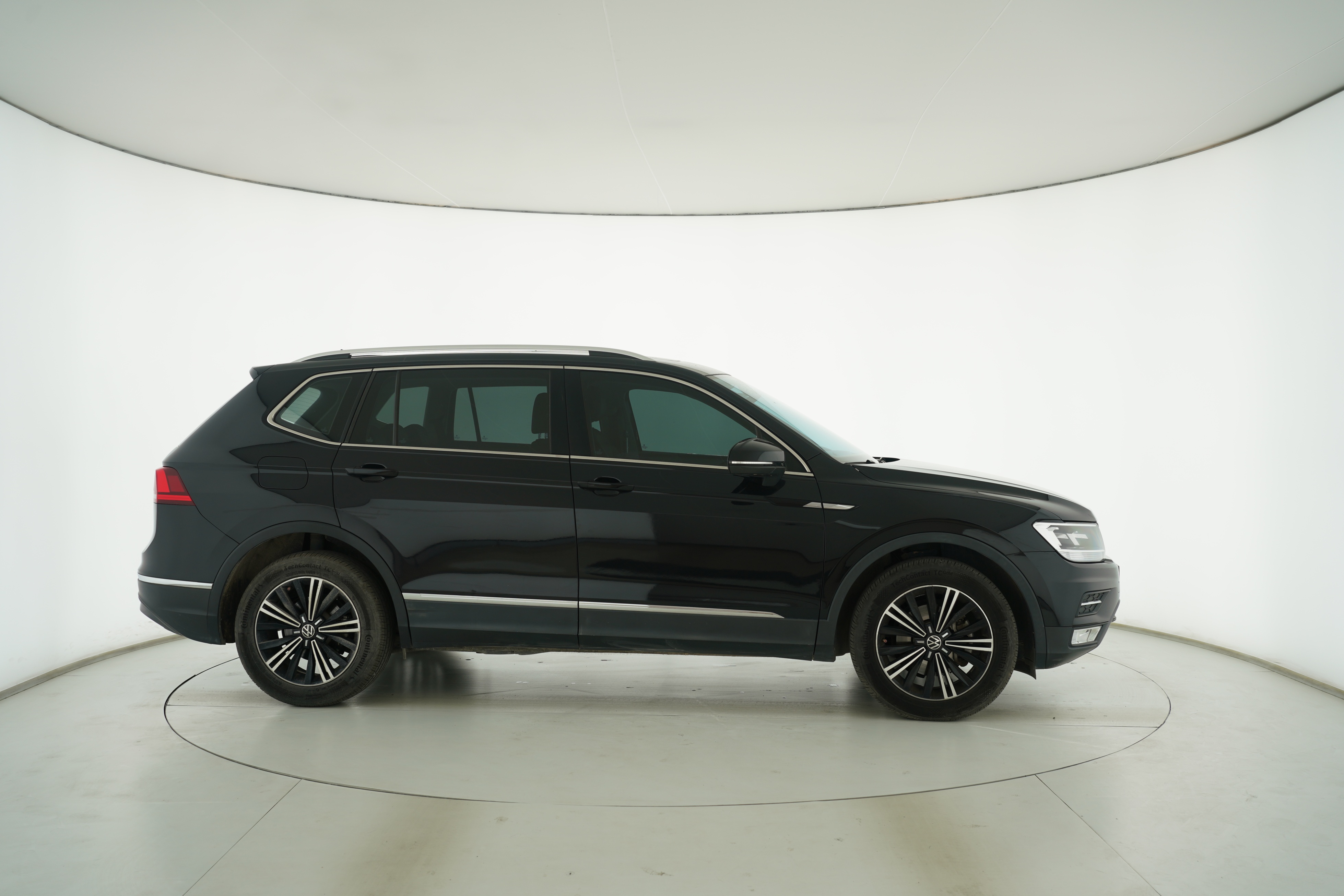 Volkswagen Tiguan L 2021 — фото 8