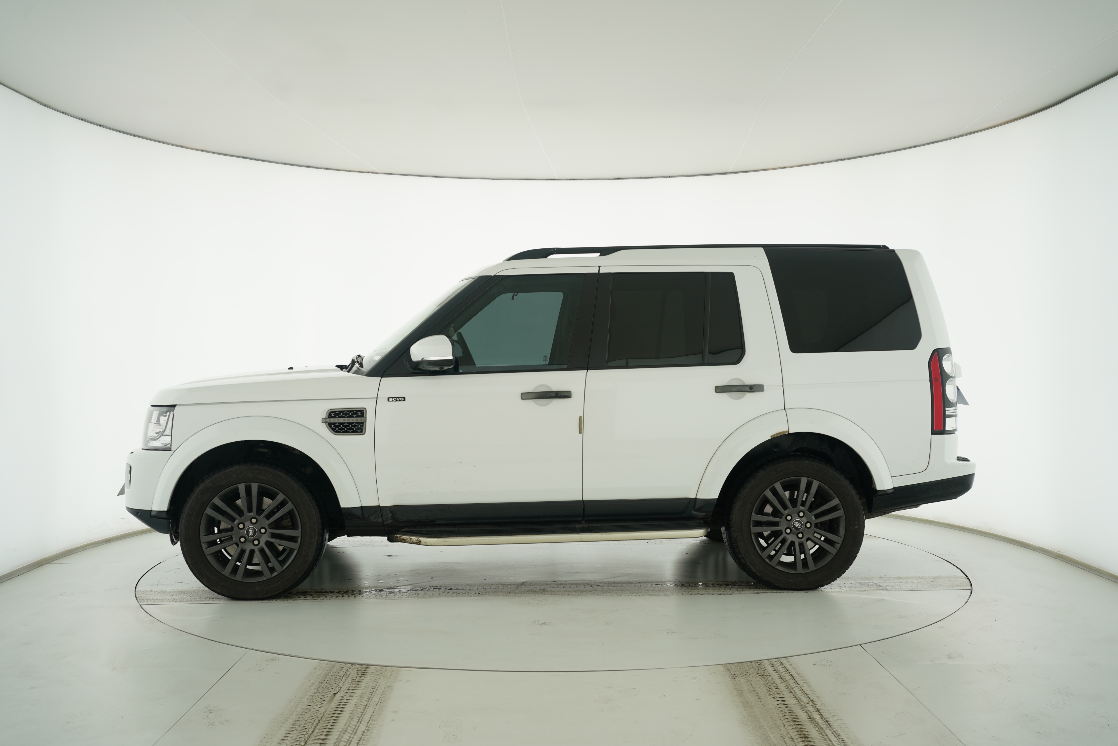 Land Rover Discovery 2015 — фото 7