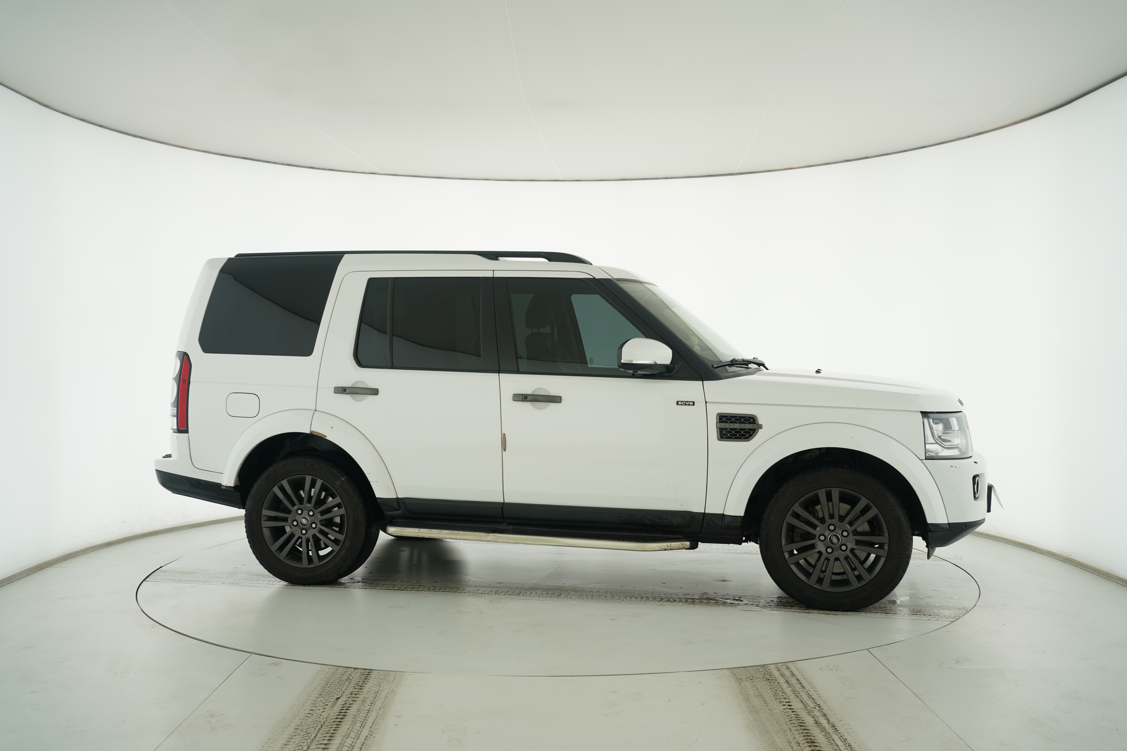 Land Rover Discovery 2015 — фото 8