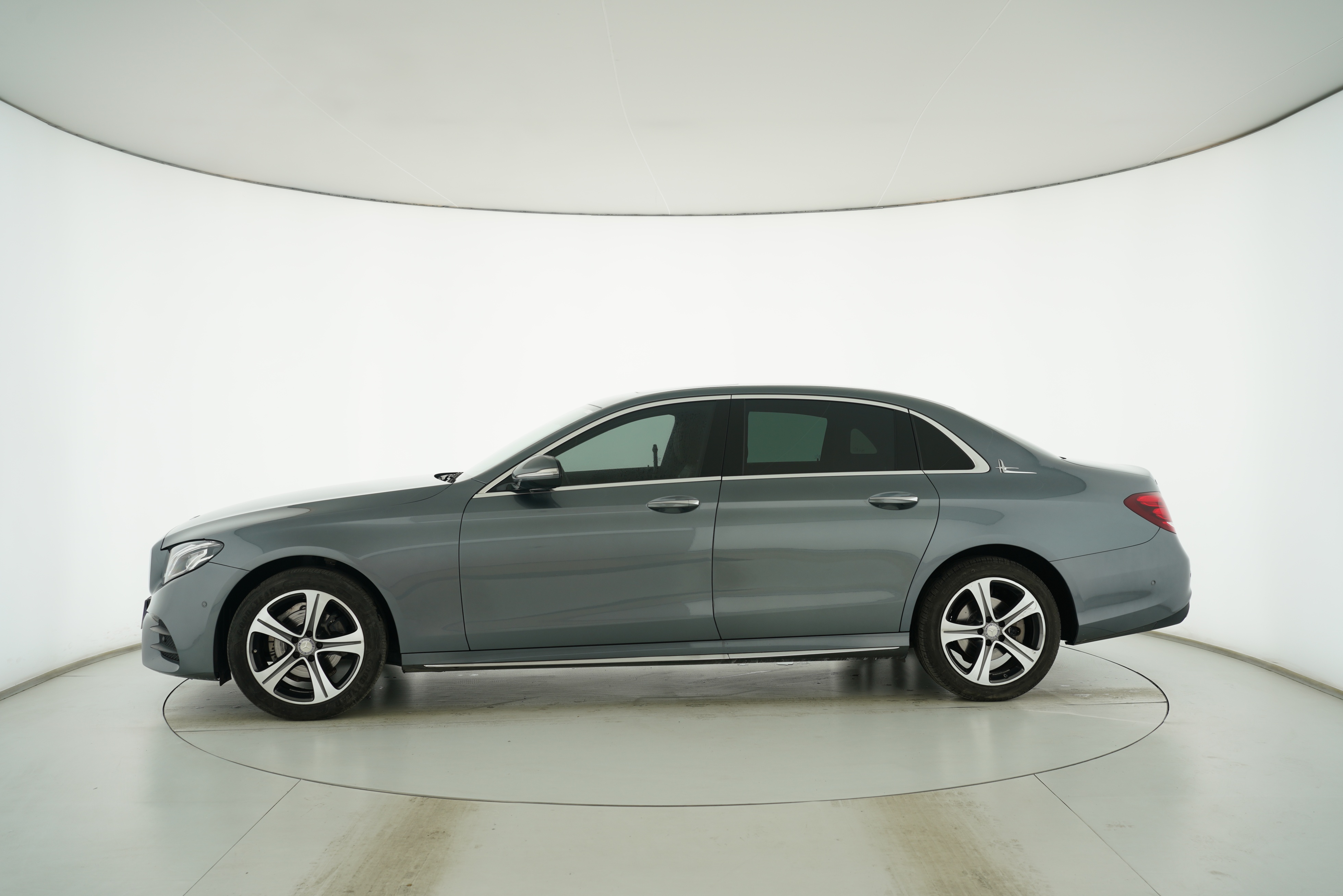 Mercedes Benz E-Class 2016 — фото 7