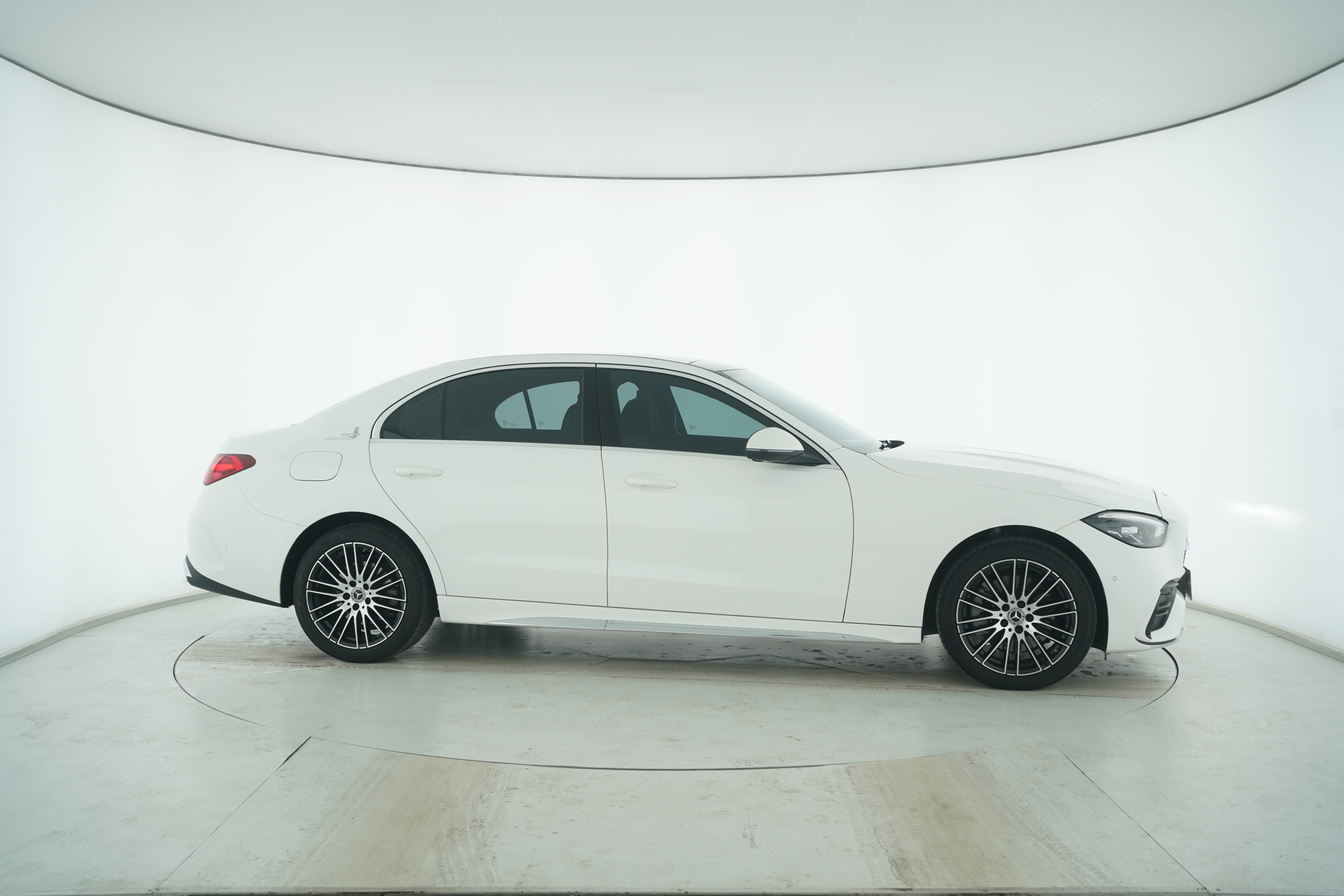 Mercedes Benz C-Class 2023 — фото 8