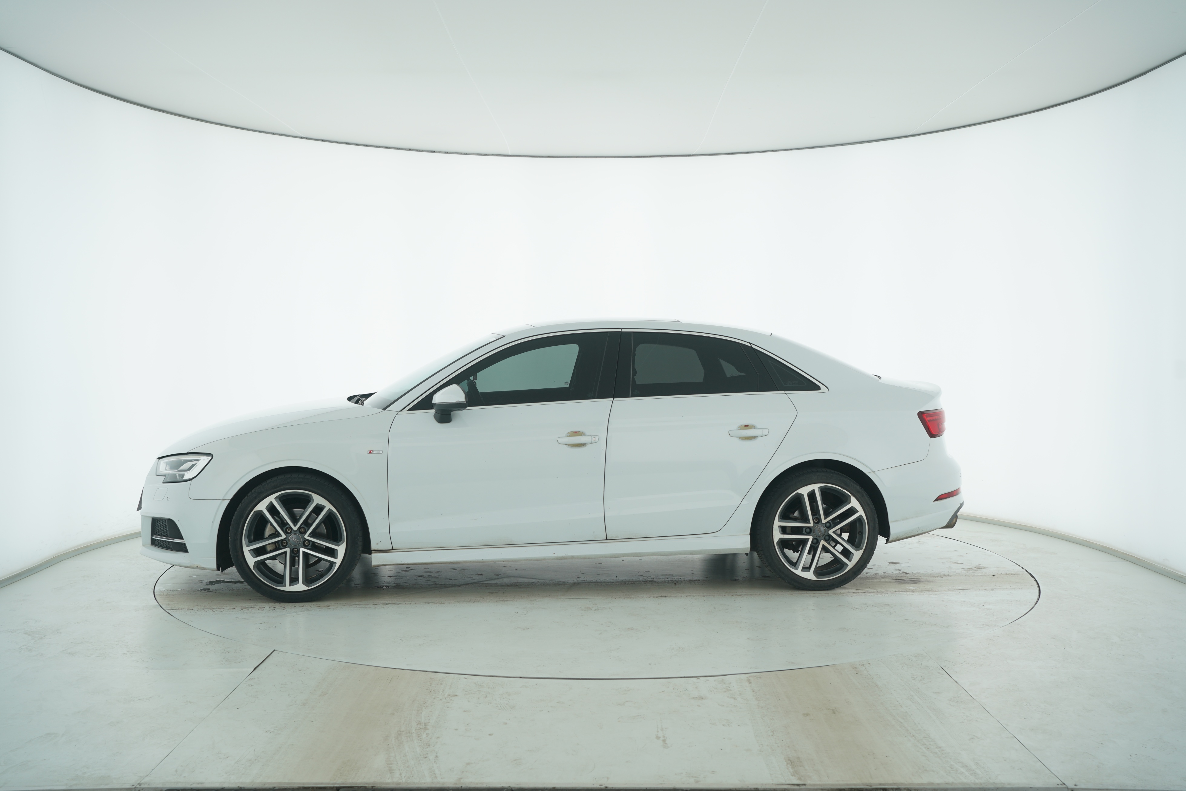 Audi A3 2017 — фото 7