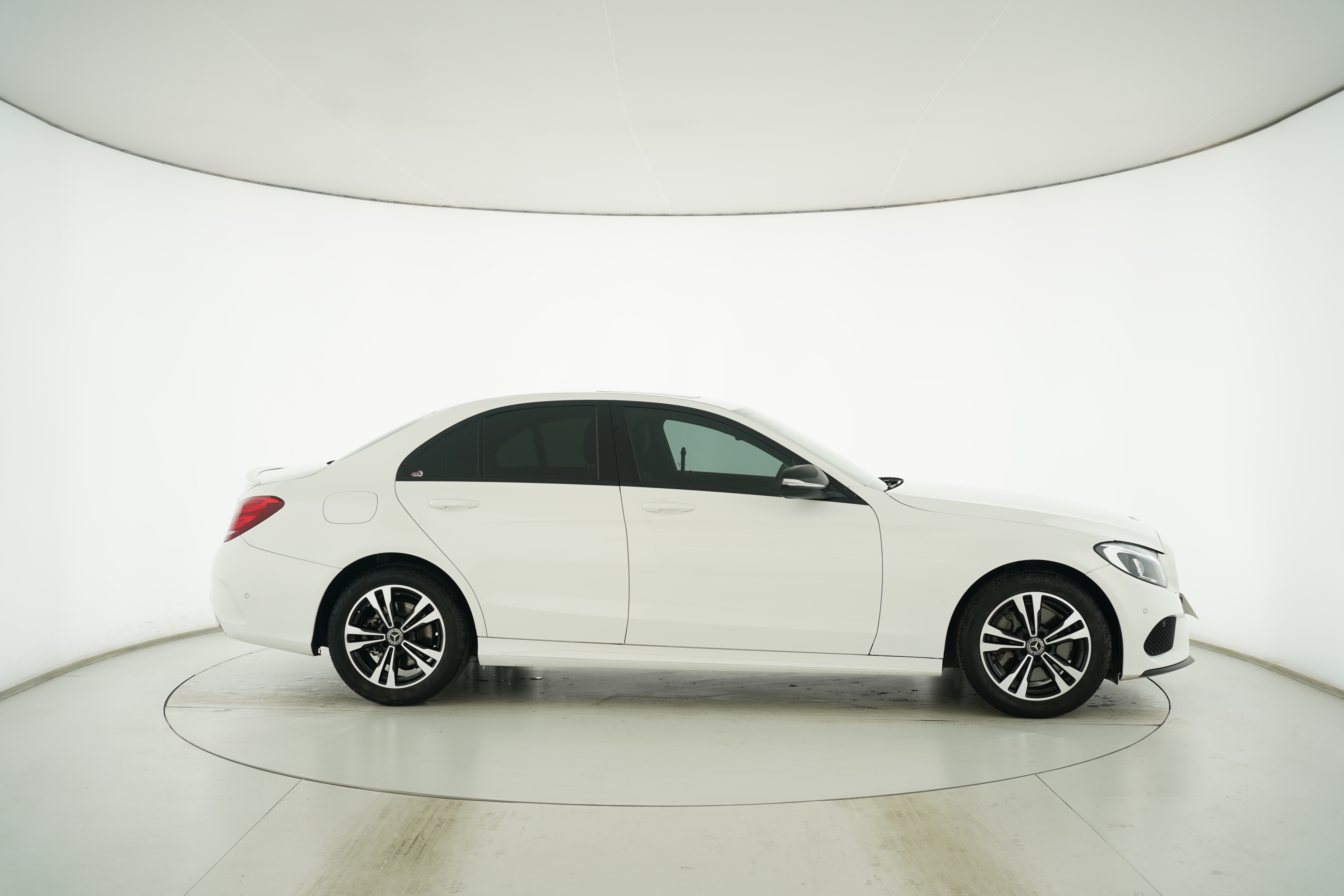 Mercedes Benz C-Class 2018 — фото 8