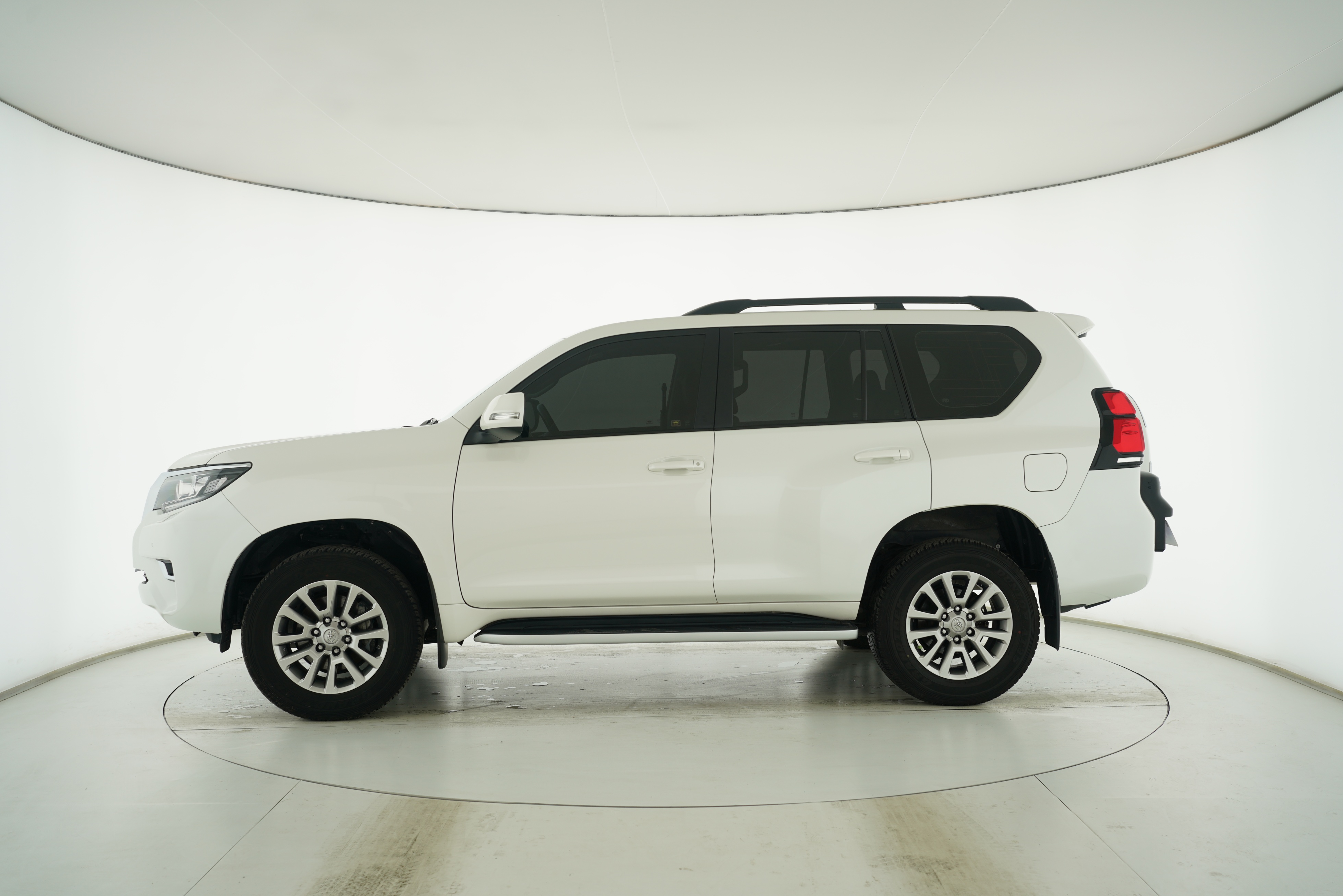 Toyota Prado 2019 — фото 7