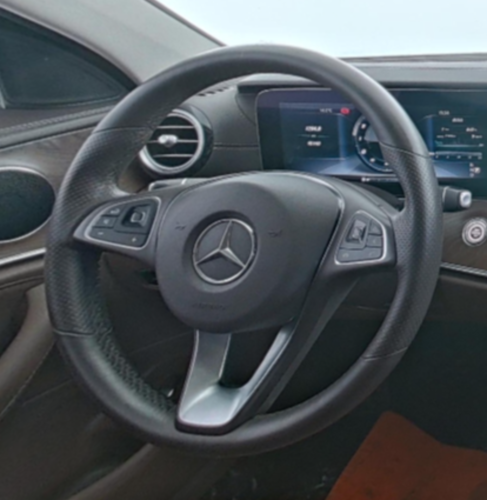 Mercedes Benz E-Class 2016 — фото 10