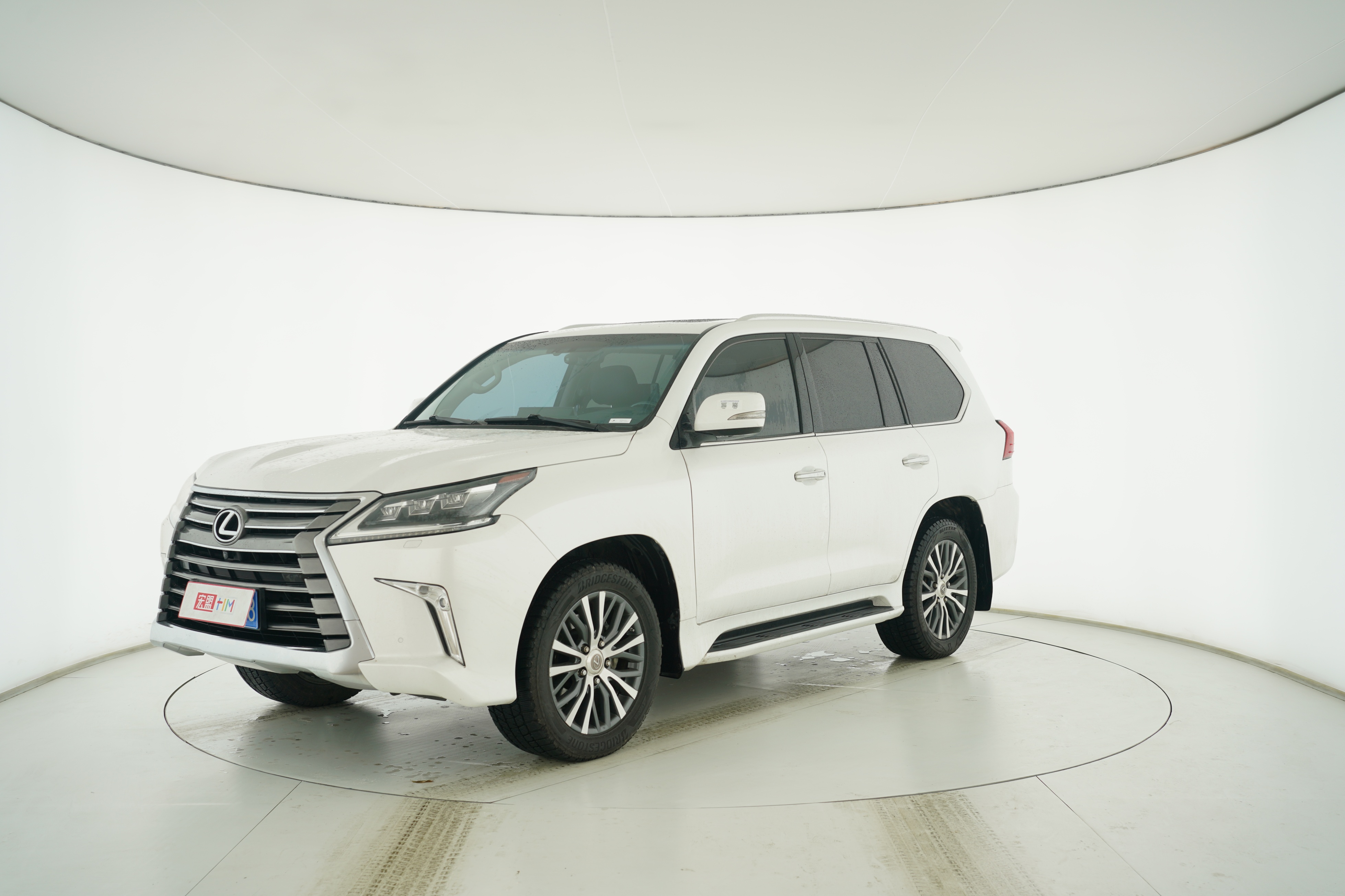 Lexus LX 2017 — фото 1