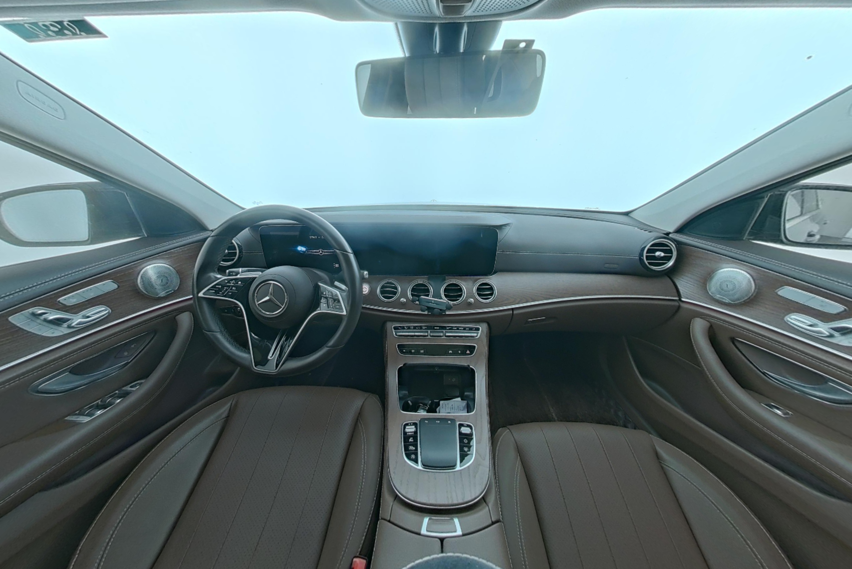 Mercedes Benz E-Class 2023 — фото 9