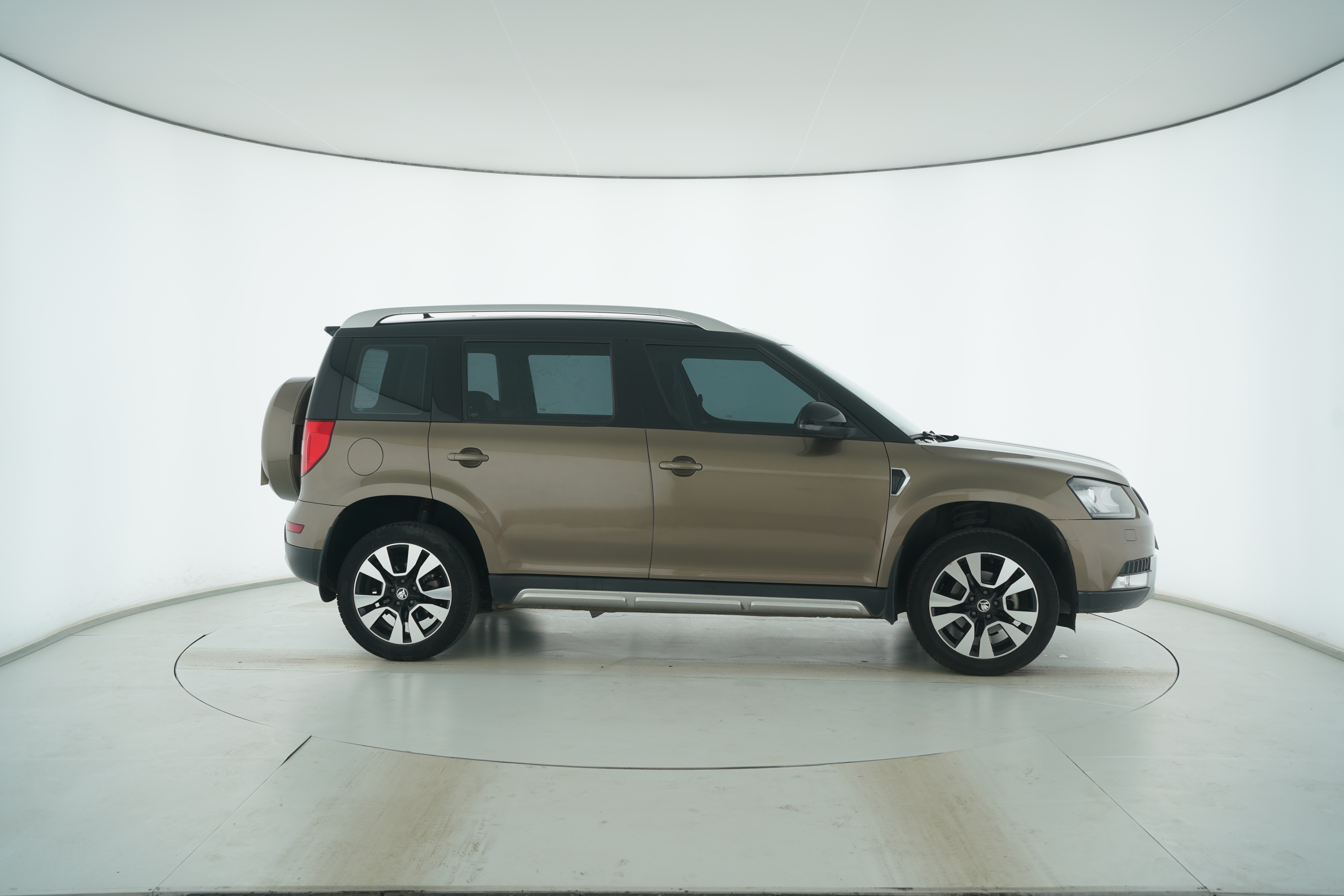 Skoda Yeti 2017 — фото 8