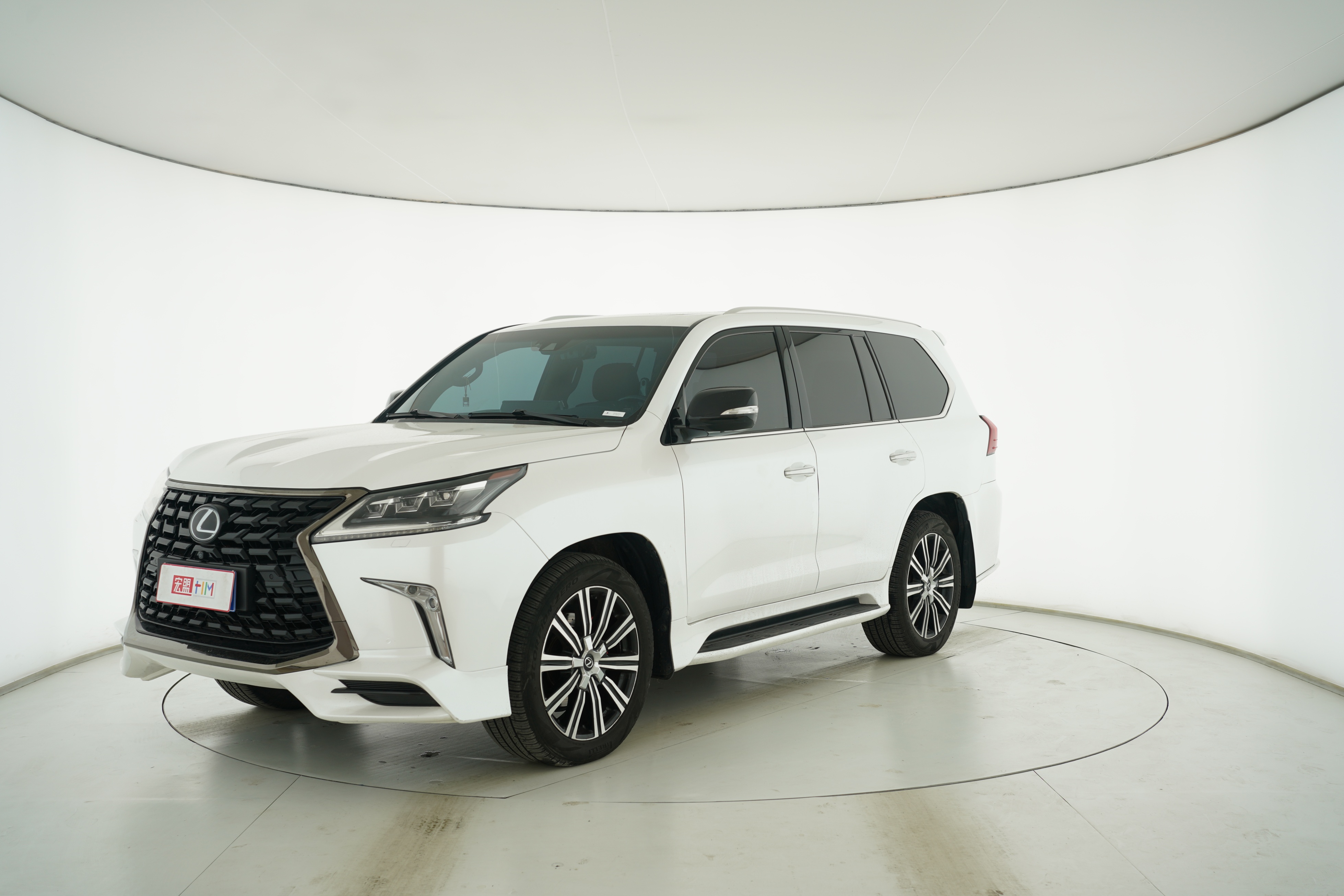 Lexus LX 2016 — фото 1