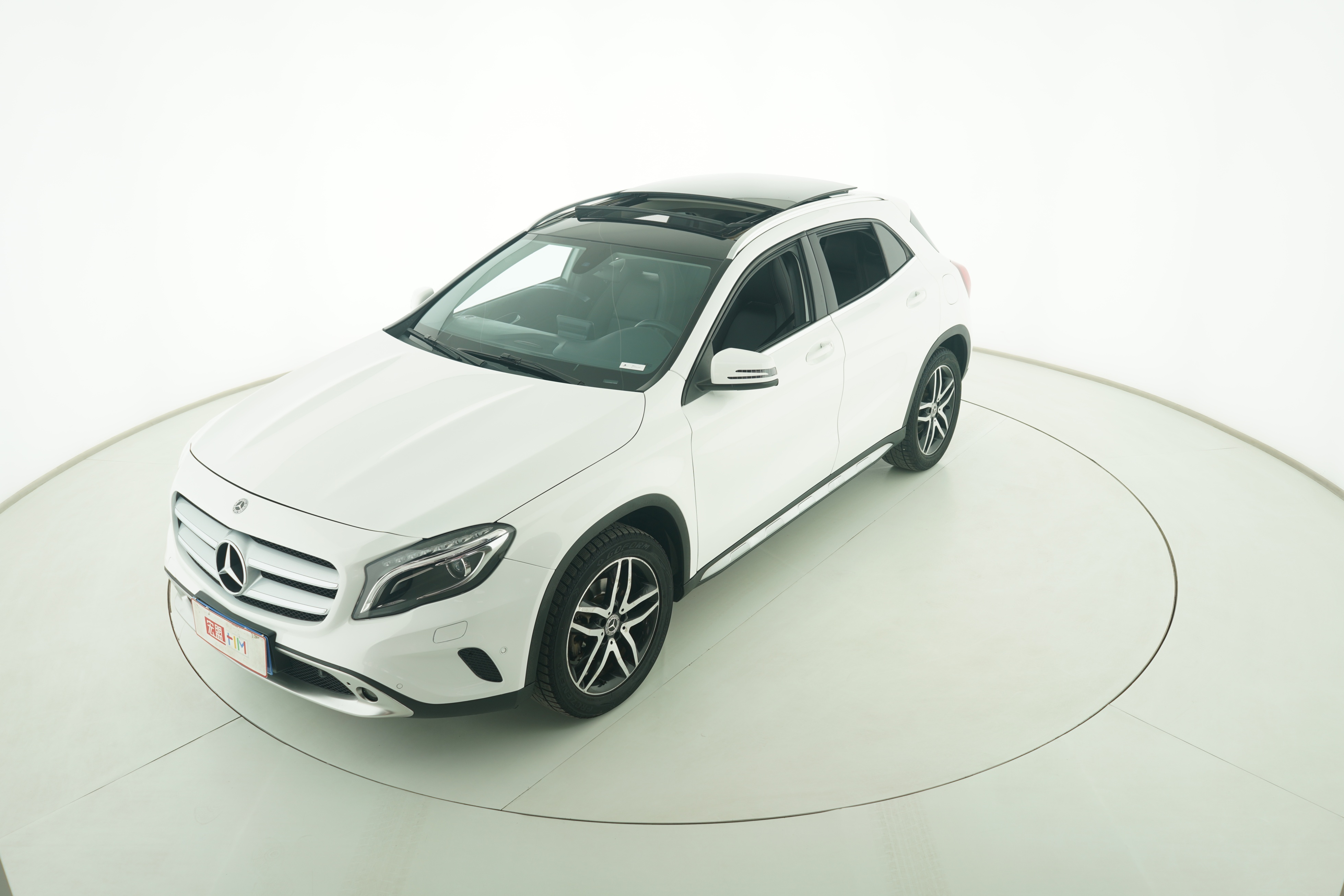 Mercedes Benz GLA 2016 — фото 1