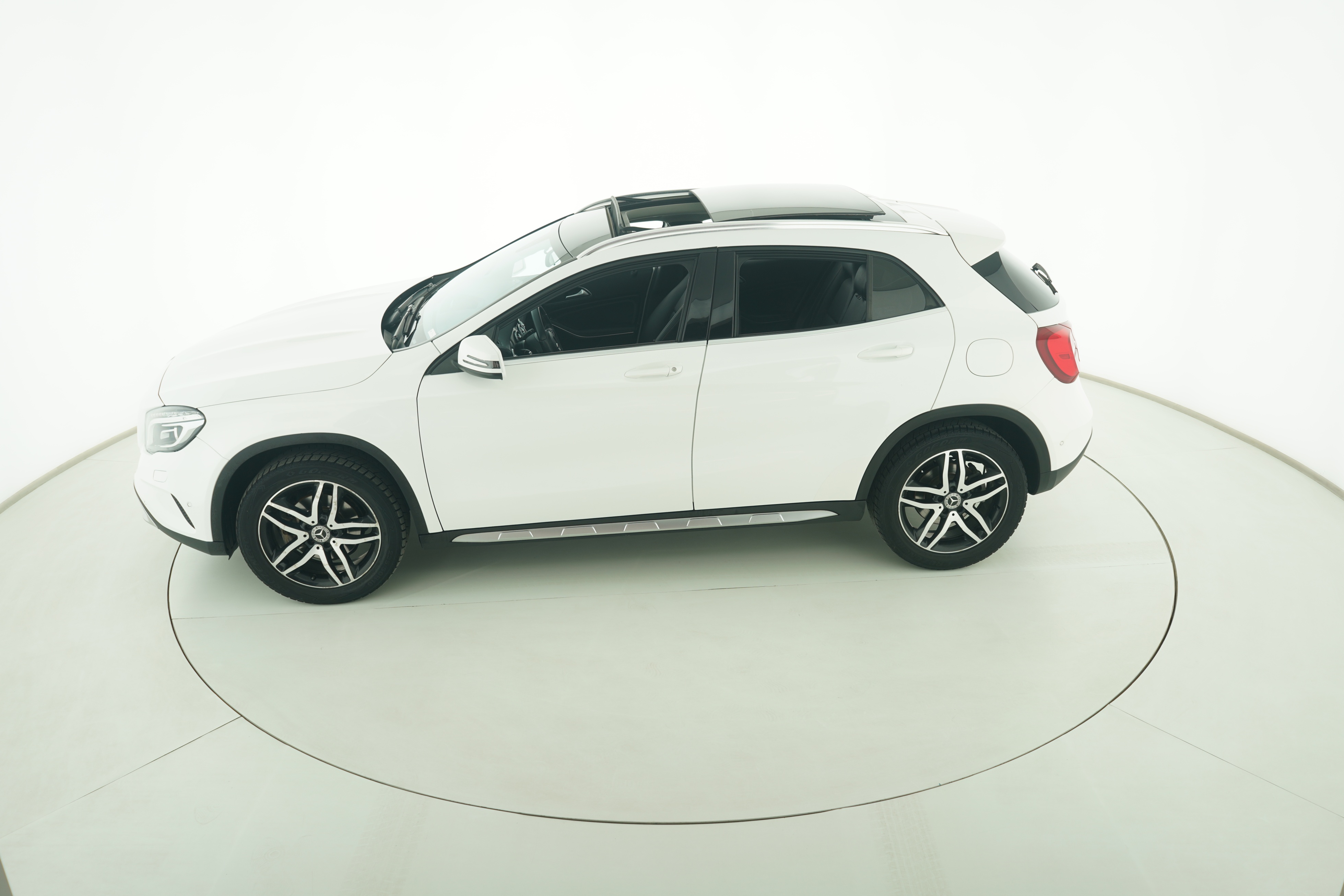 Mercedes Benz GLA 2016 — фото 7