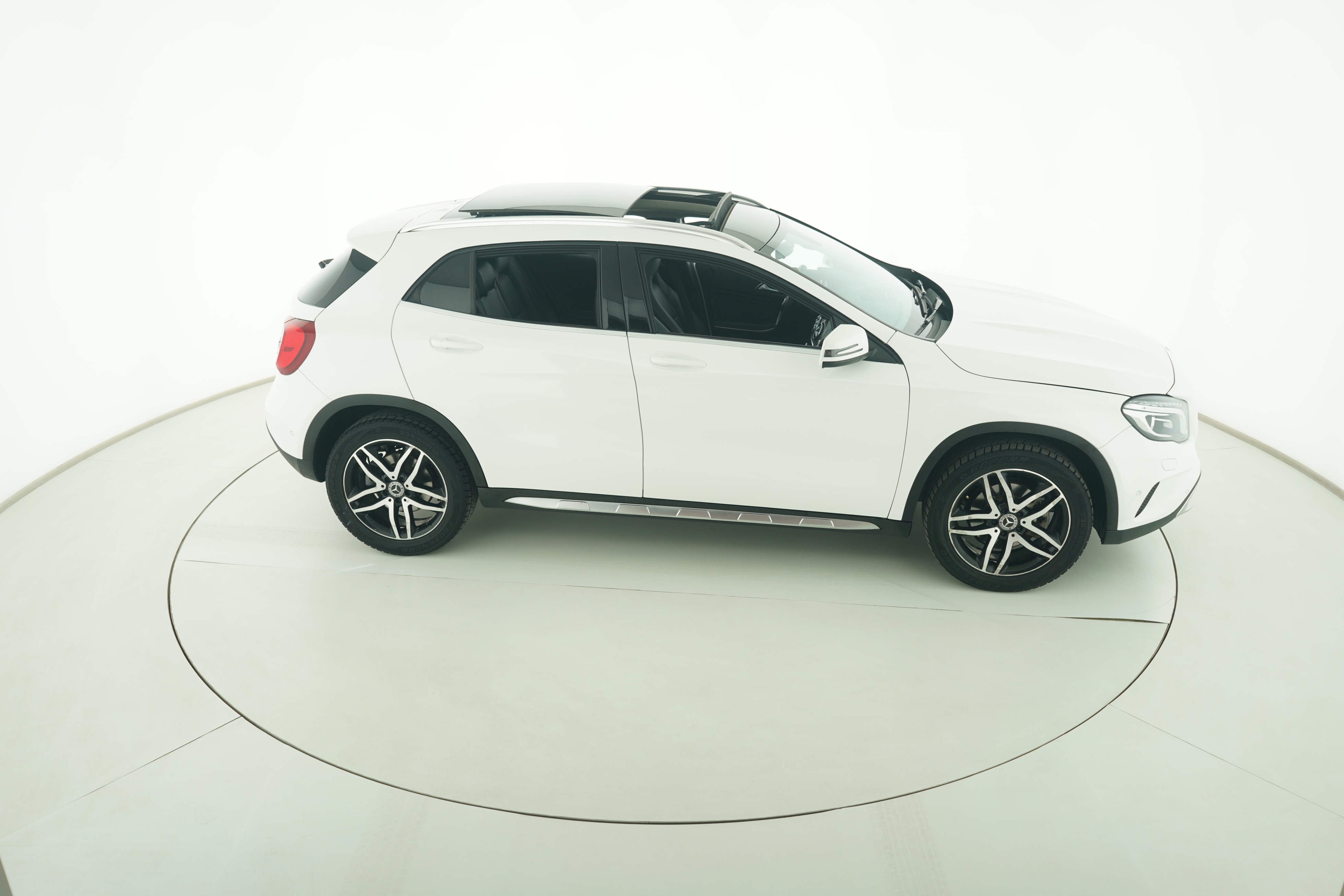 Mercedes Benz GLA 2016 — фото 8