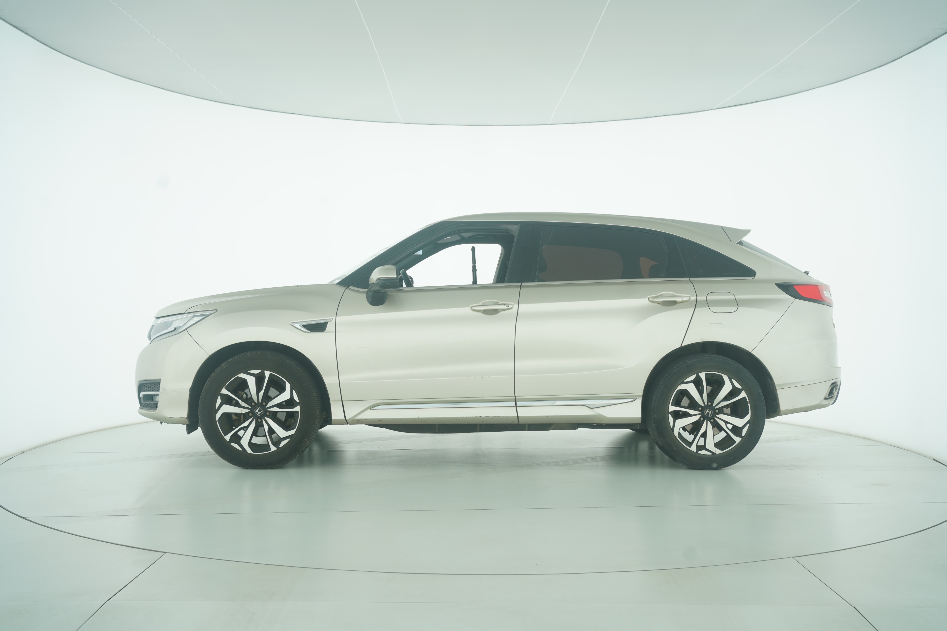 Honda UR-V 2017 — фото 7