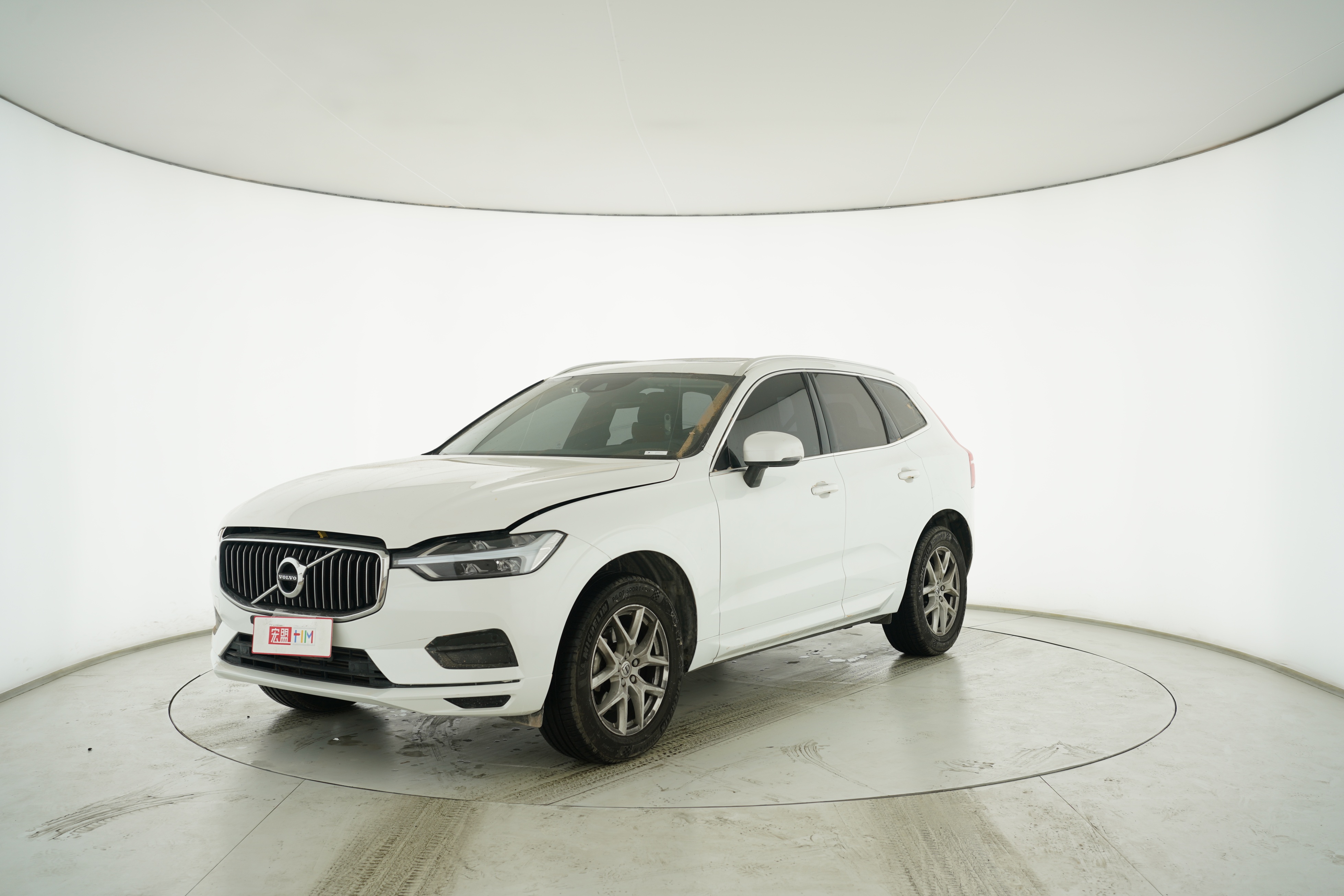 VOLVO XC60 2019 — фото 1