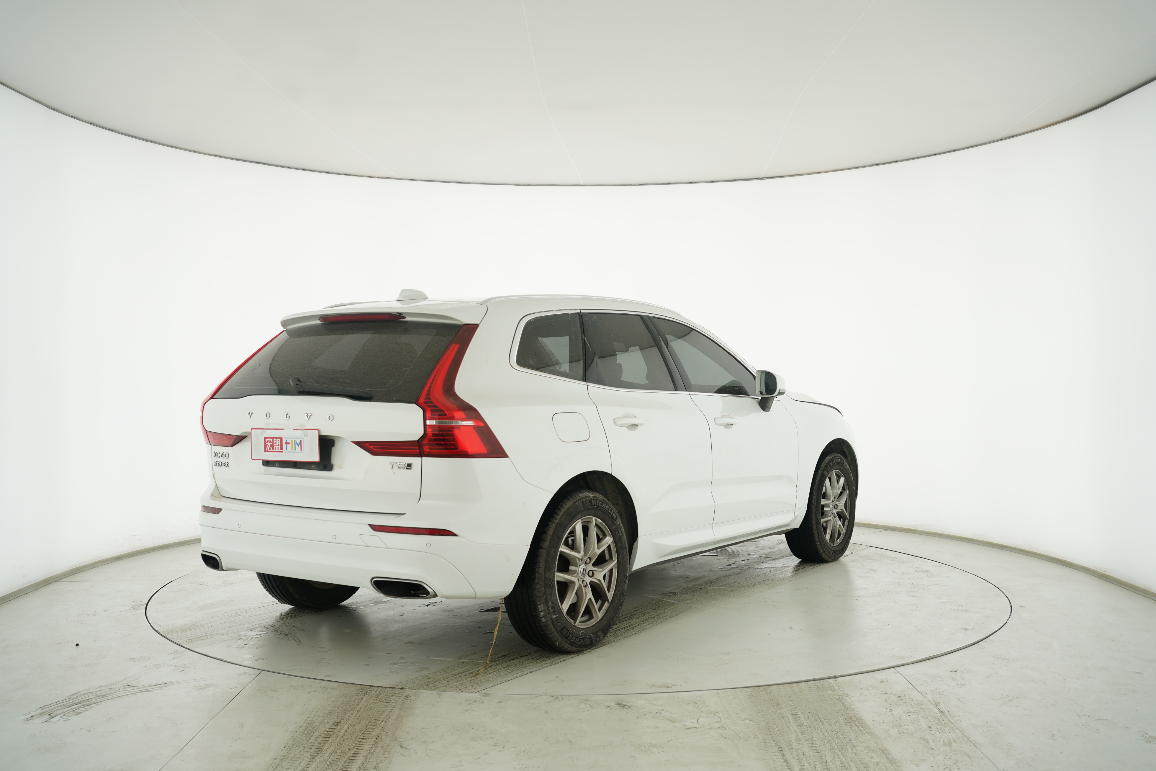 VOLVO XC60 2019 — фото 4