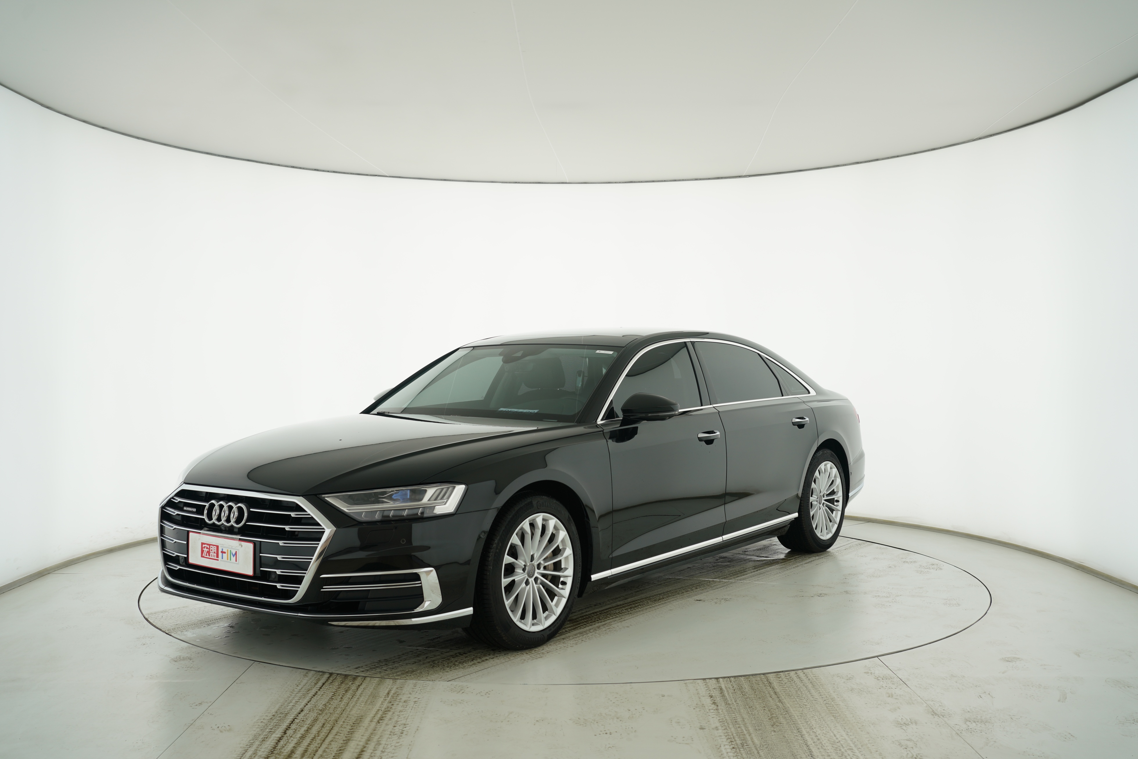 Audi A8 2018 — фото 1