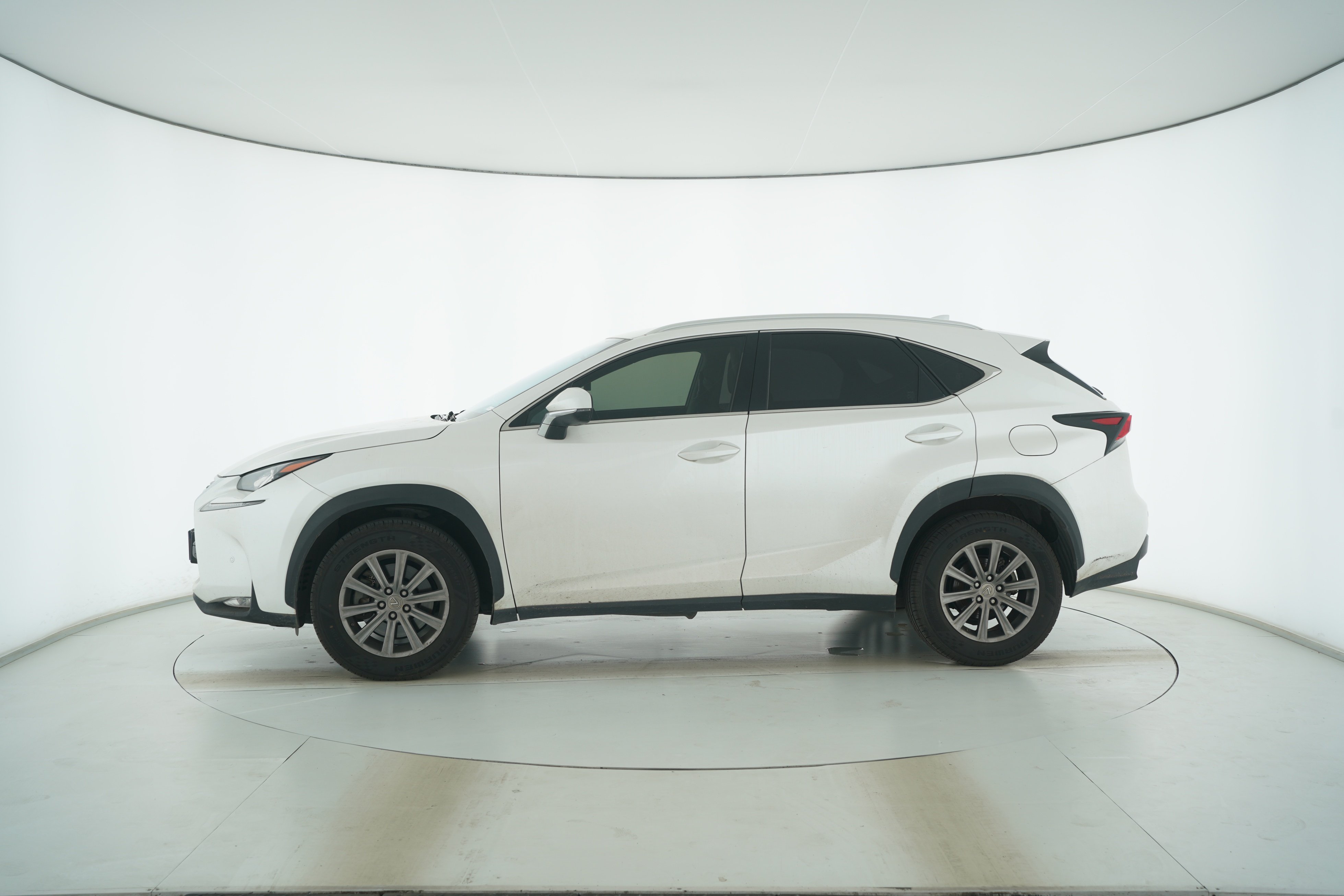 Lexus NX 2016 — фото 7