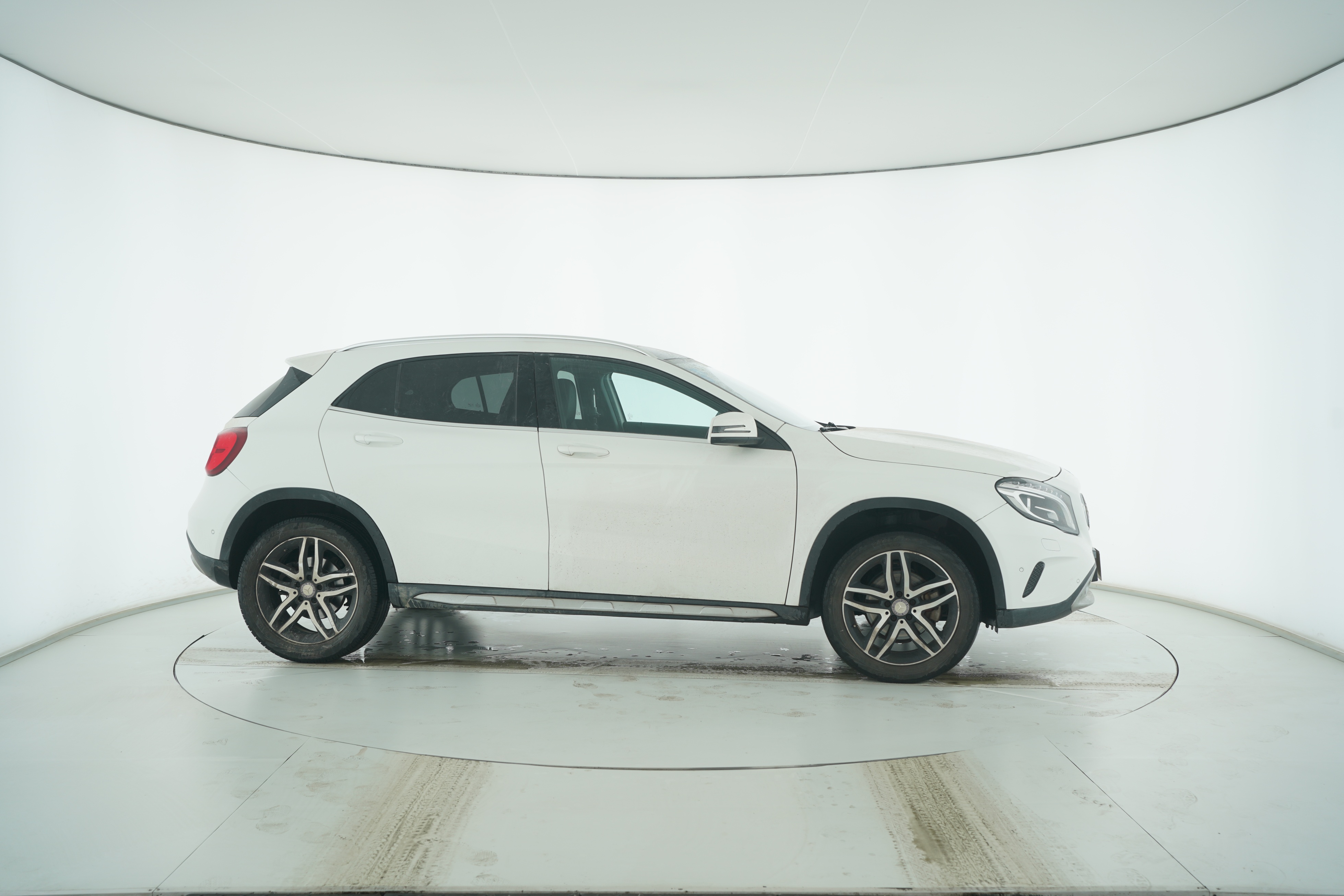 Mercedes Benz GLA 2016 — фото 8