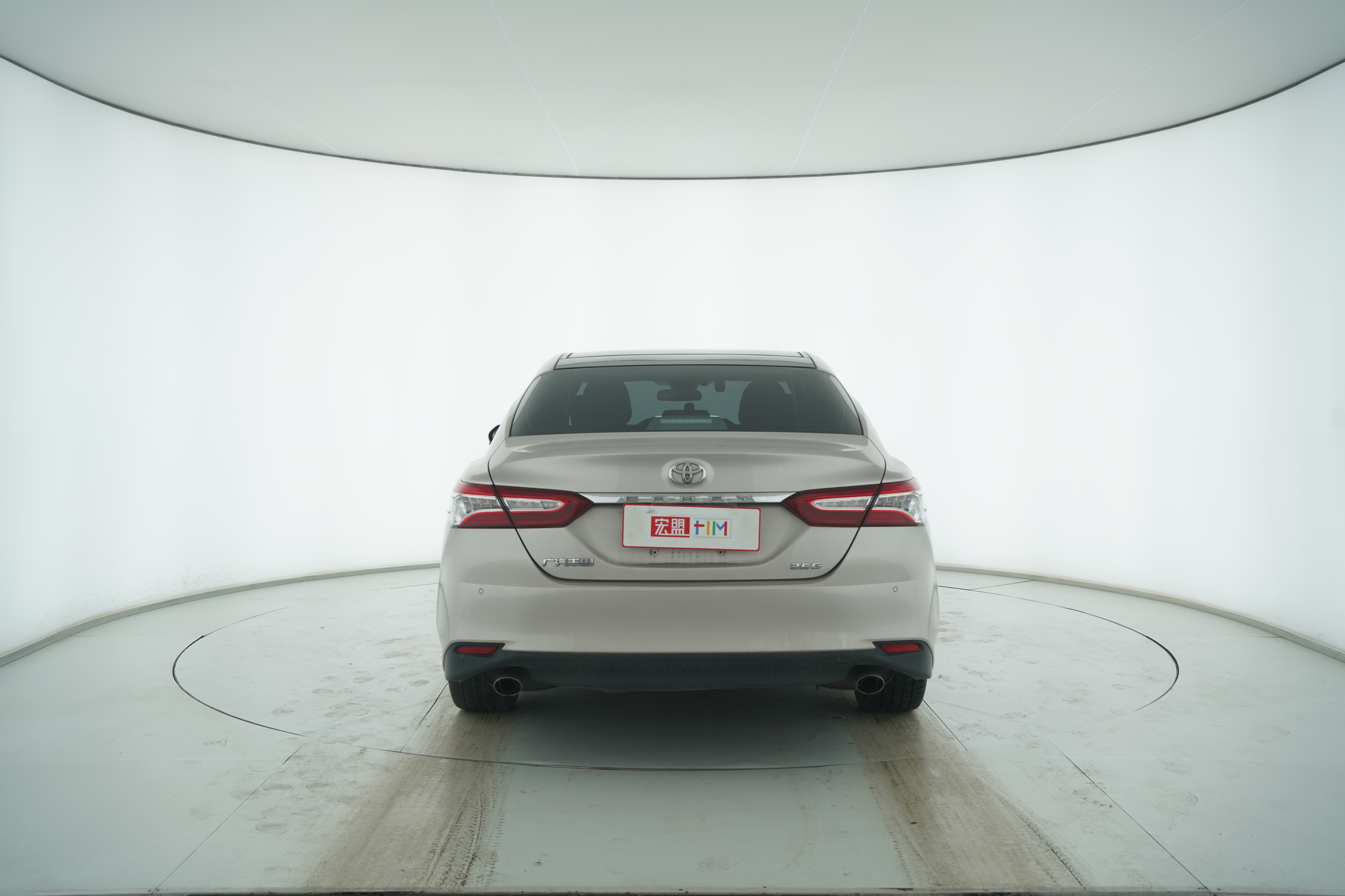 Toyota Camry 2019 — фото 6
