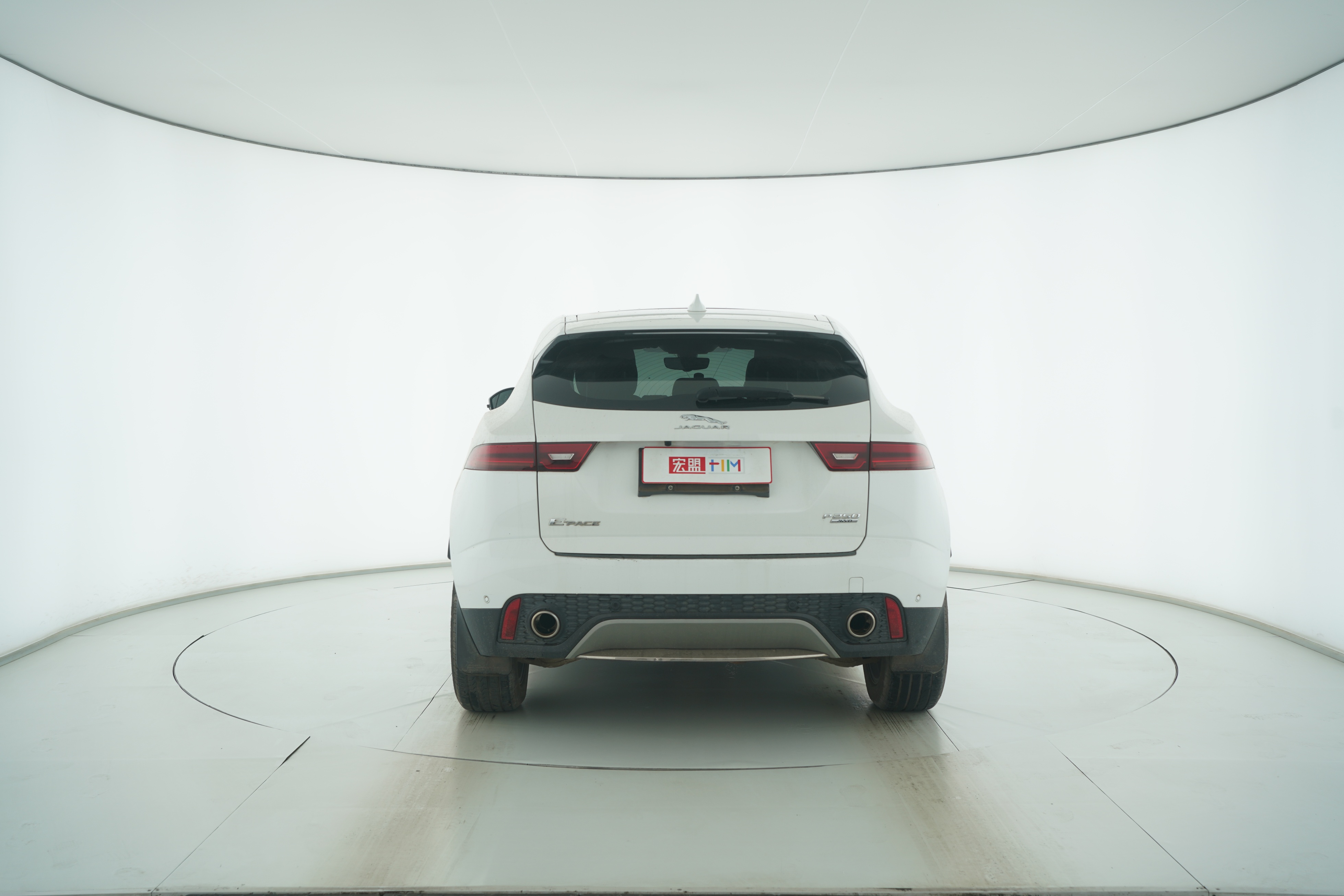 Jaguar E-PACE 2018 — фото 6