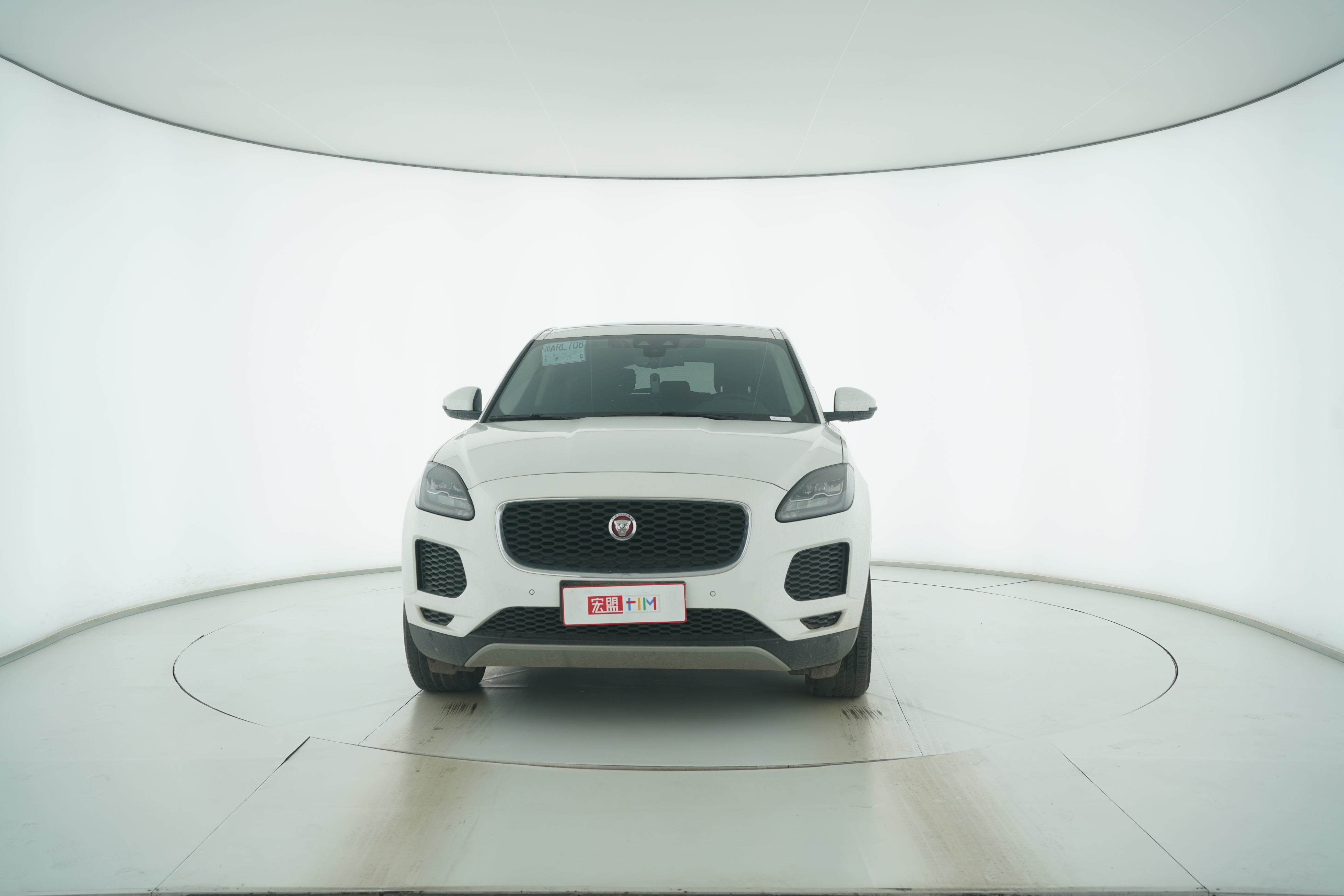 Jaguar E-PACE 2018 — фото 5