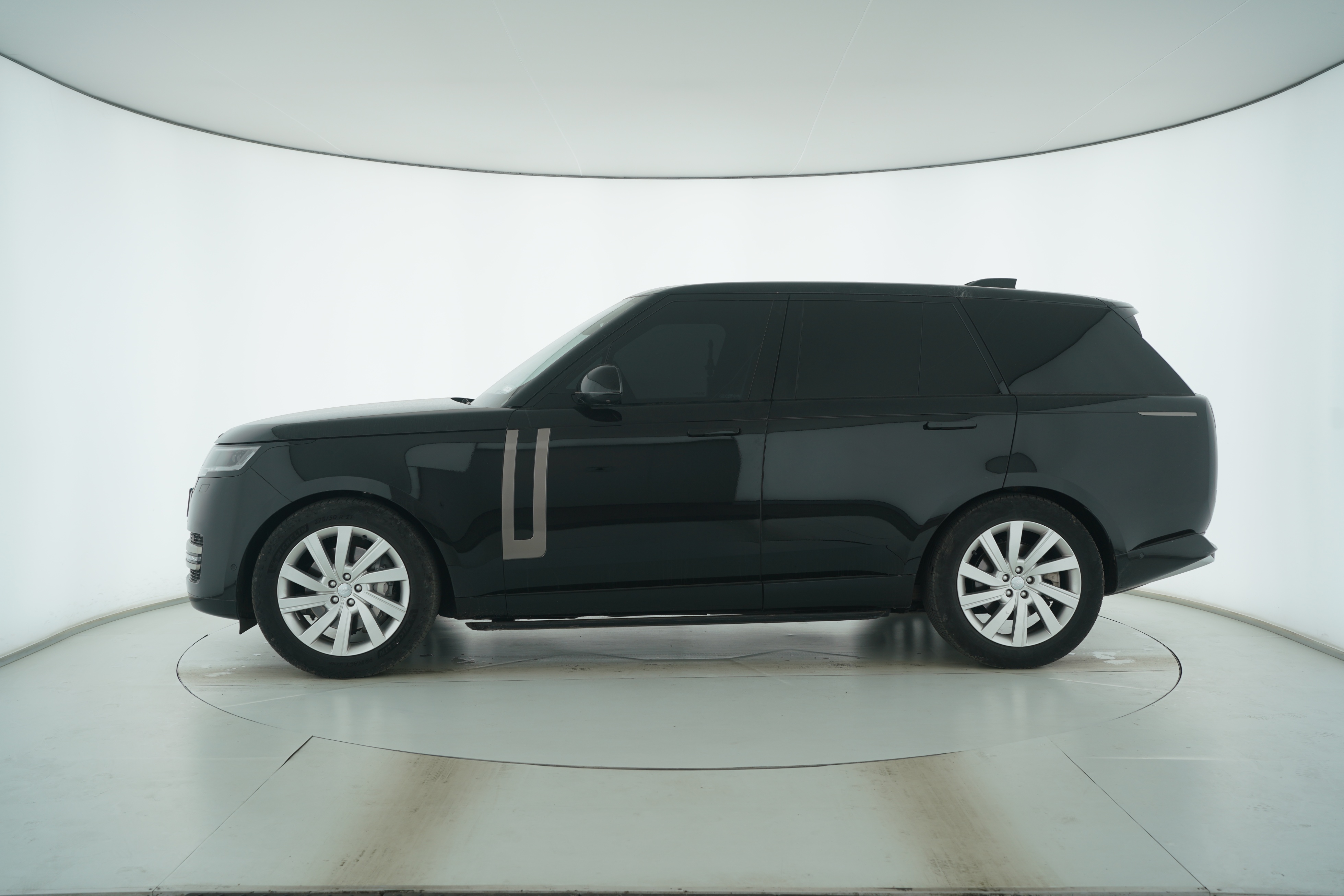 Land Rover Range Rover 2023 — фото 7