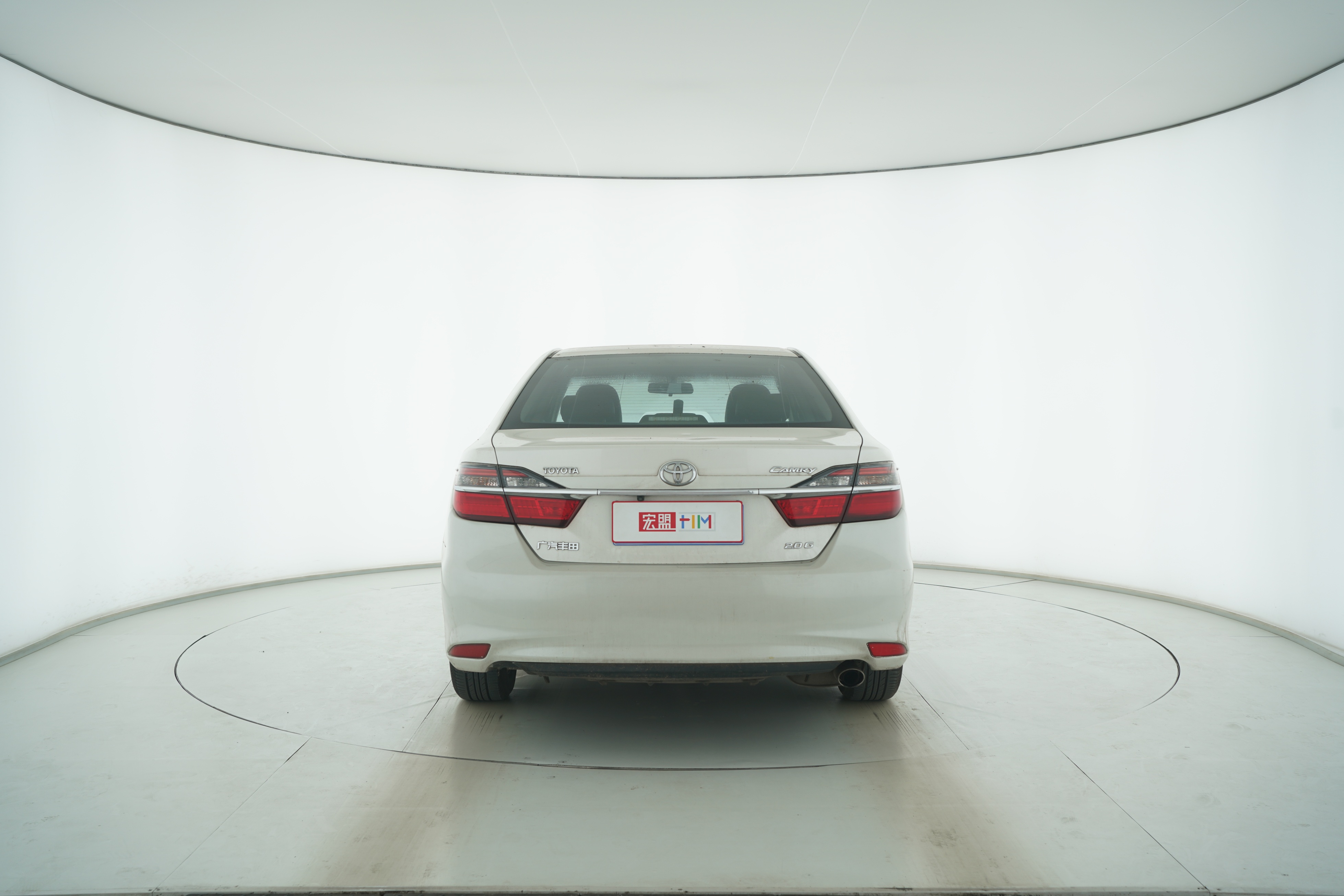 Toyota Camry 2015 — фото 6