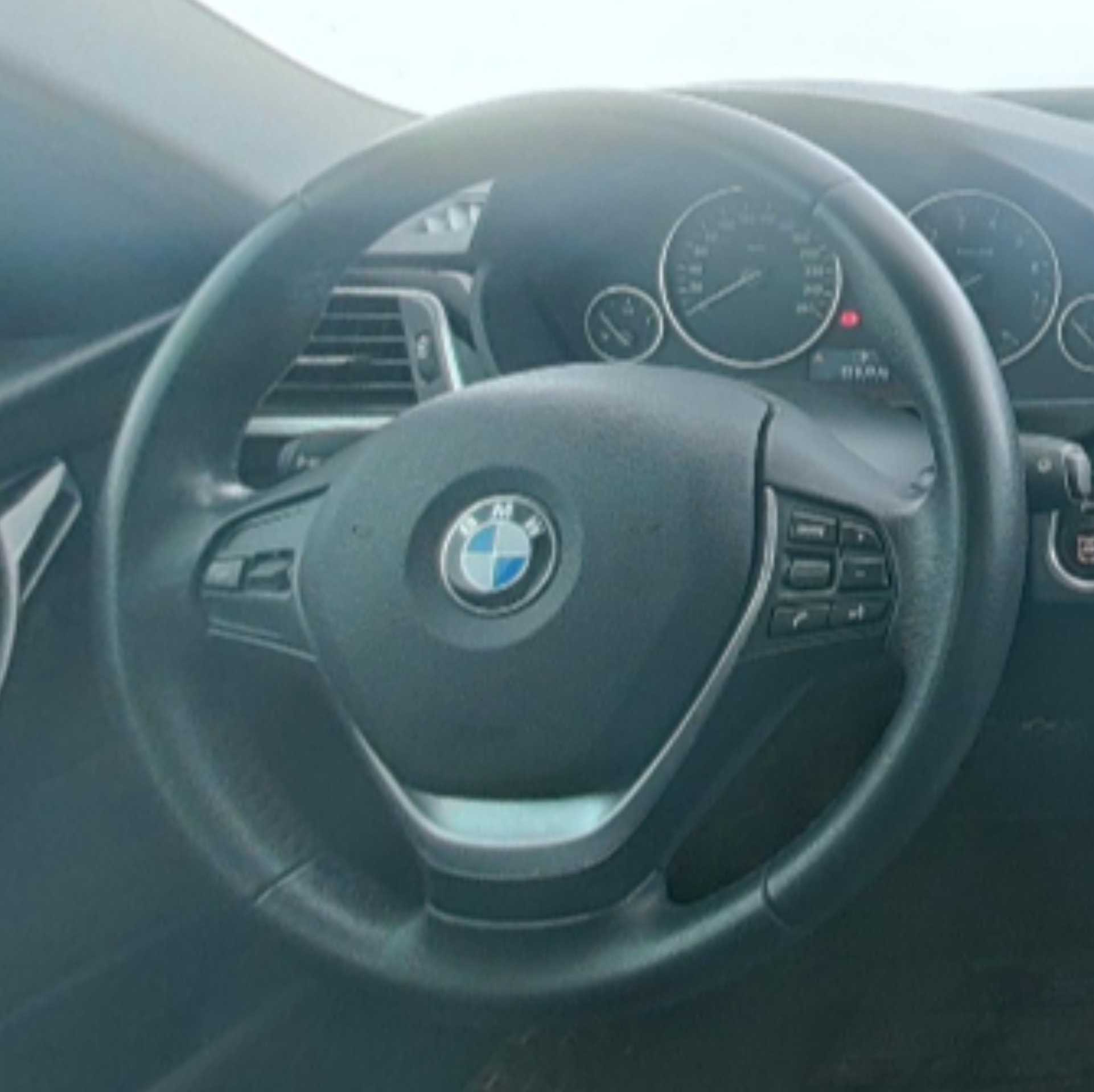 BMW 3 Series 2017 — фото 10