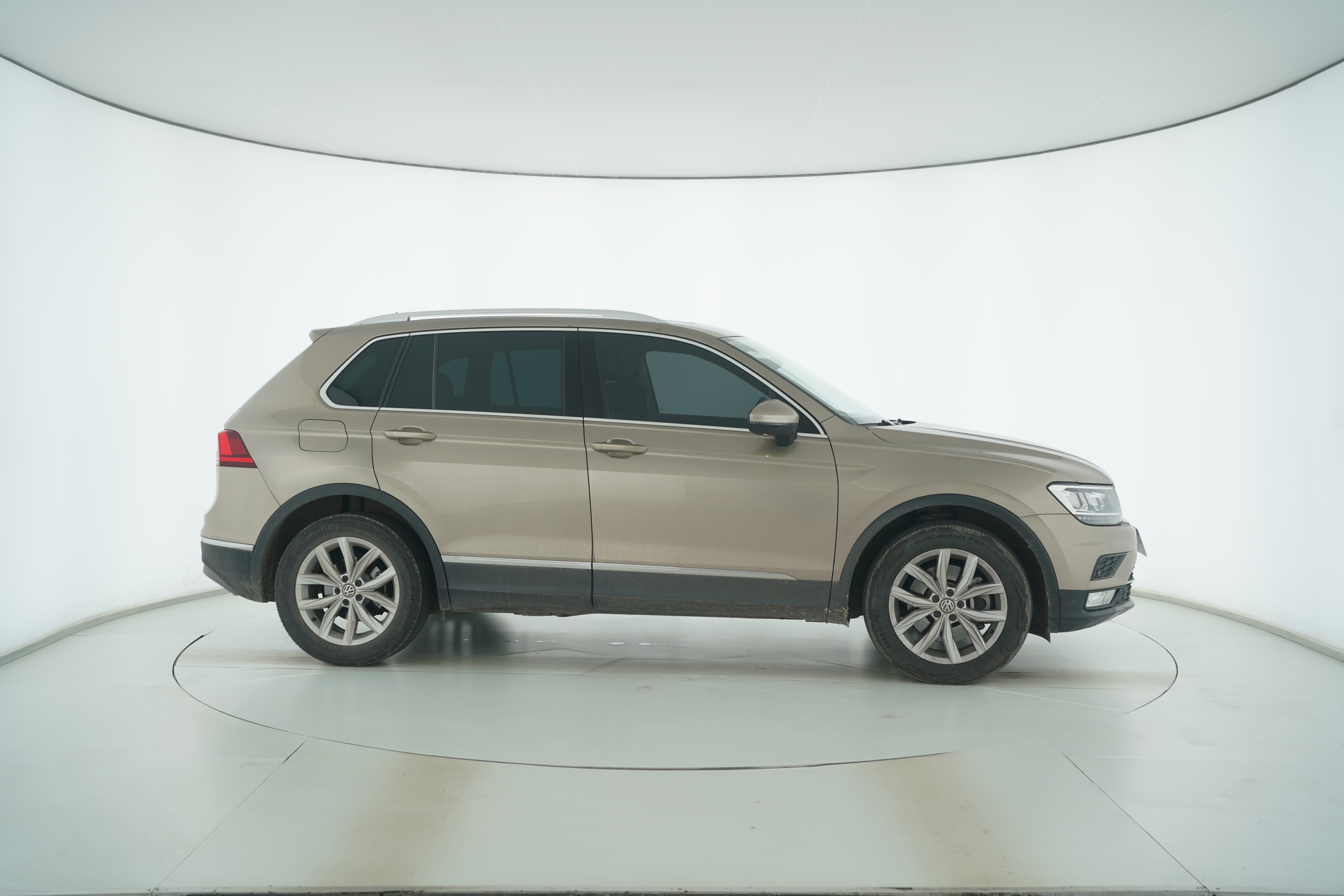 Volkswagen Tiguan 2017 — фото 8