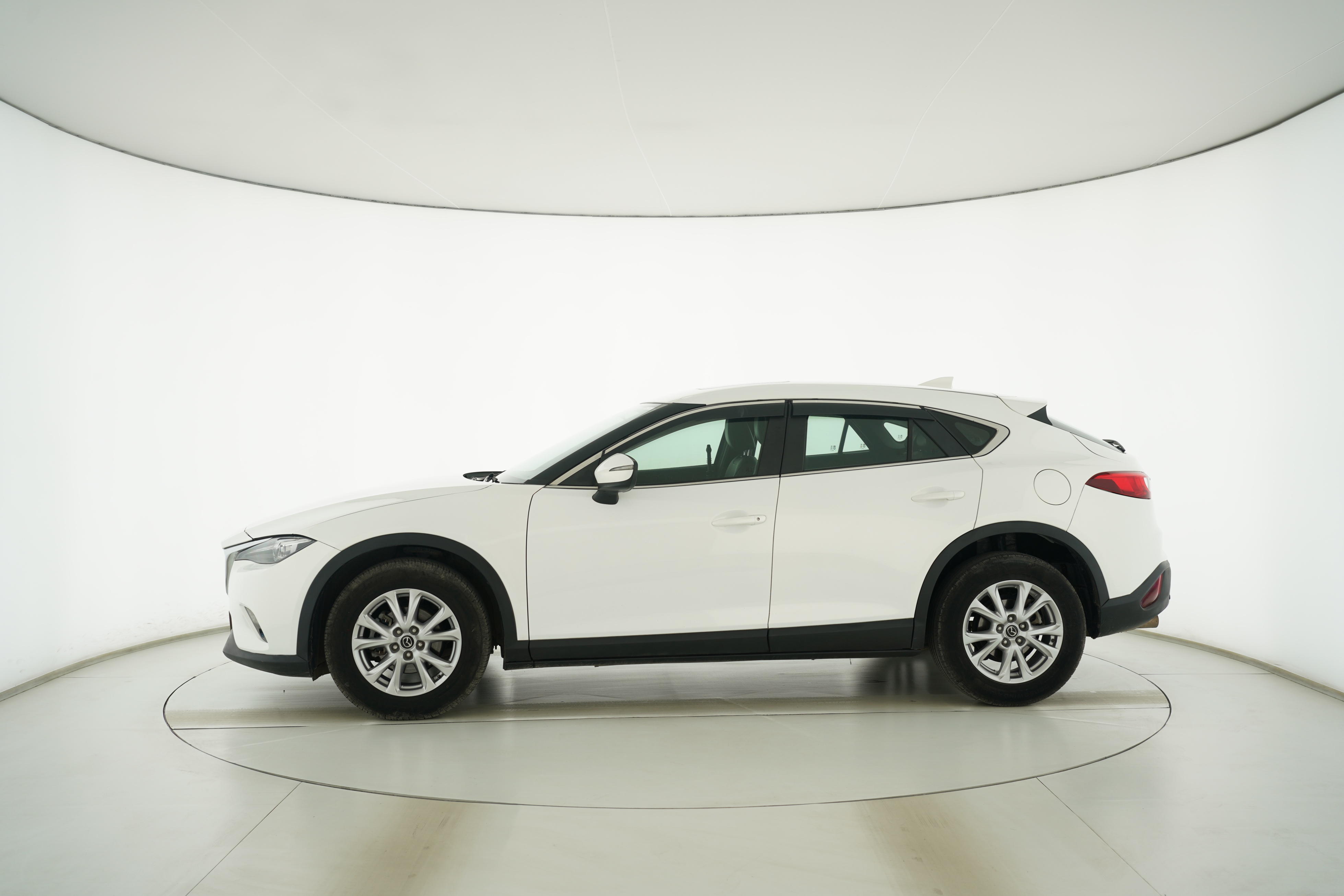 Mazda CX-4 2016 — фото 7