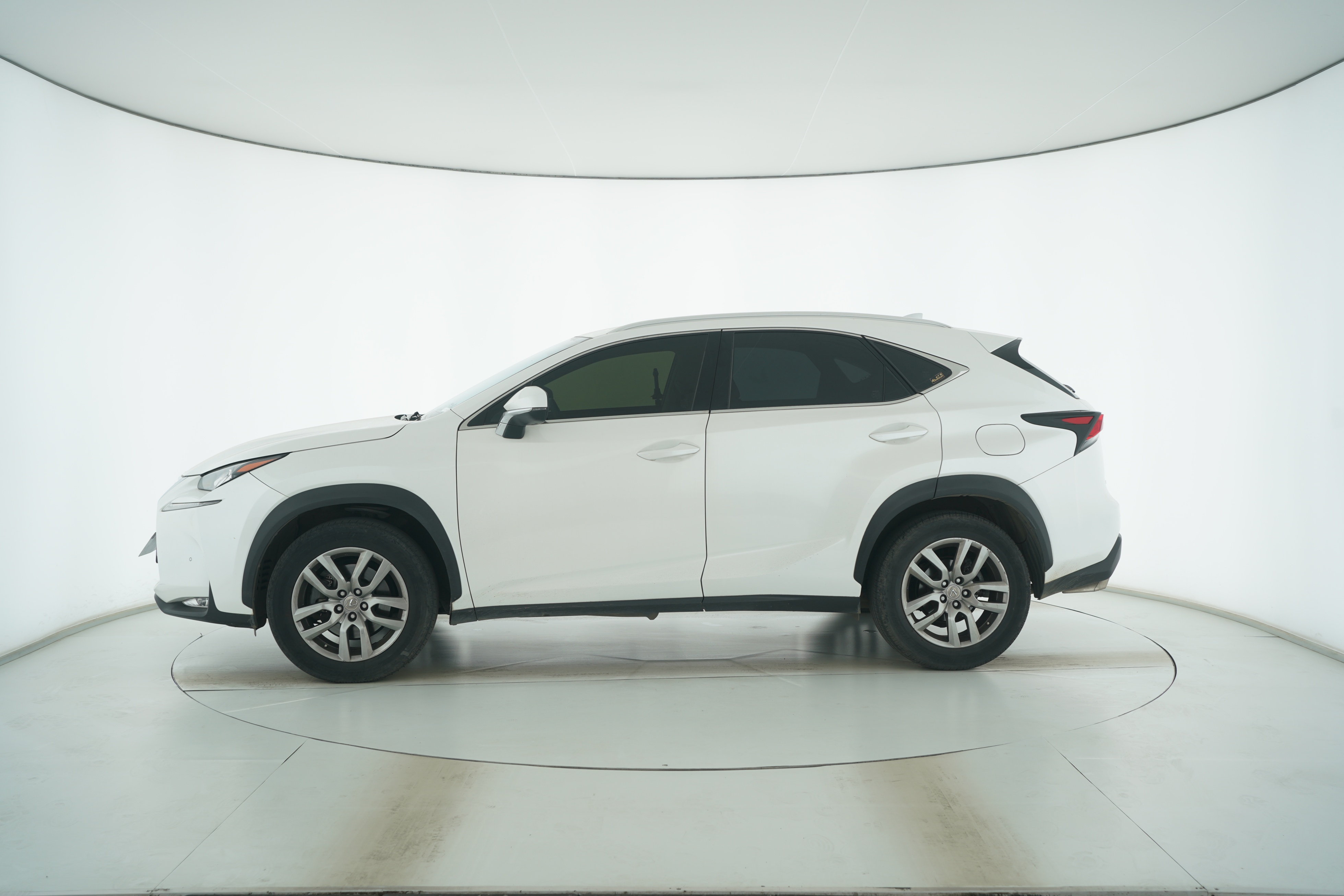 Lexus NX 2015 — фото 7