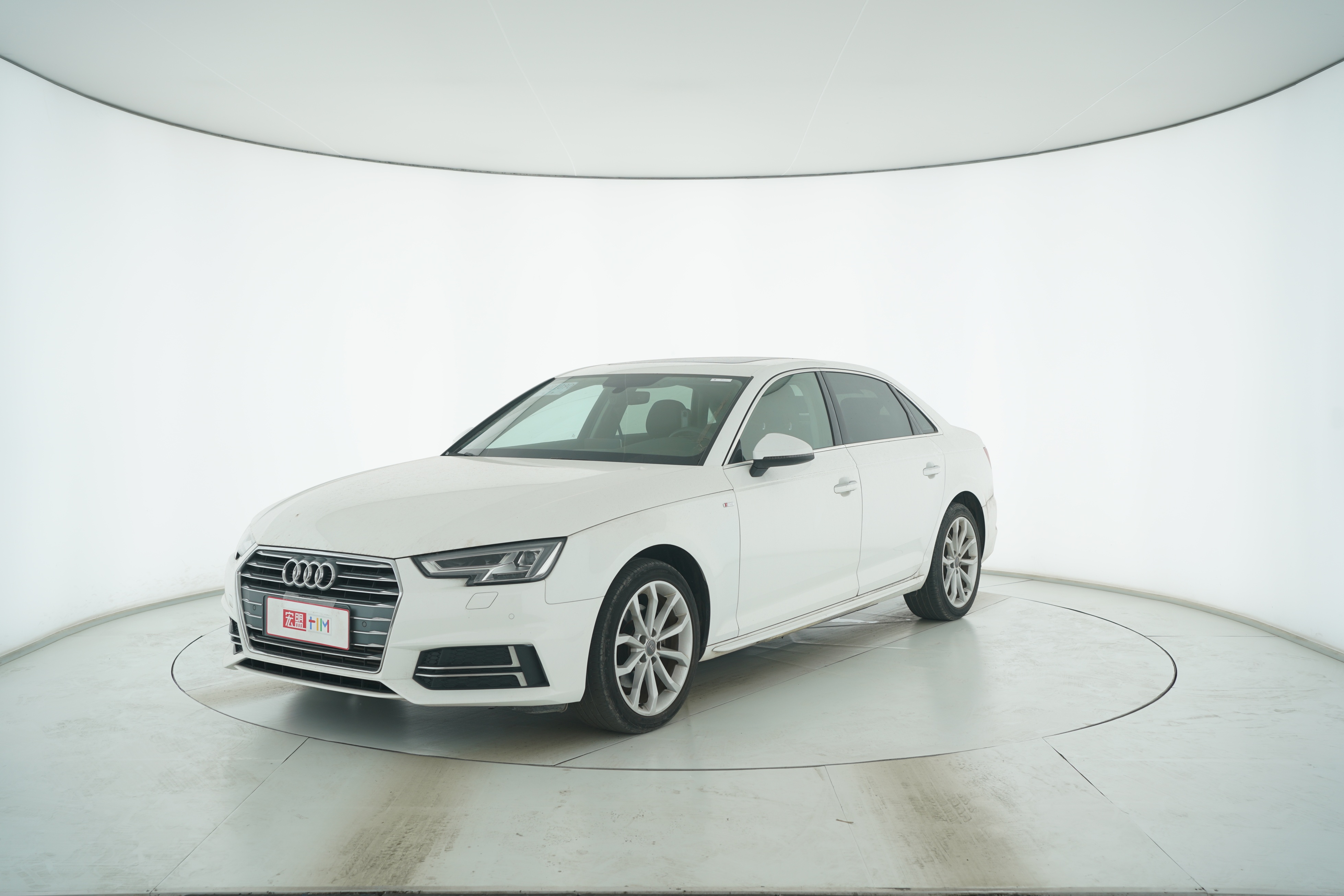 Audi A4L 2018 — фото 1