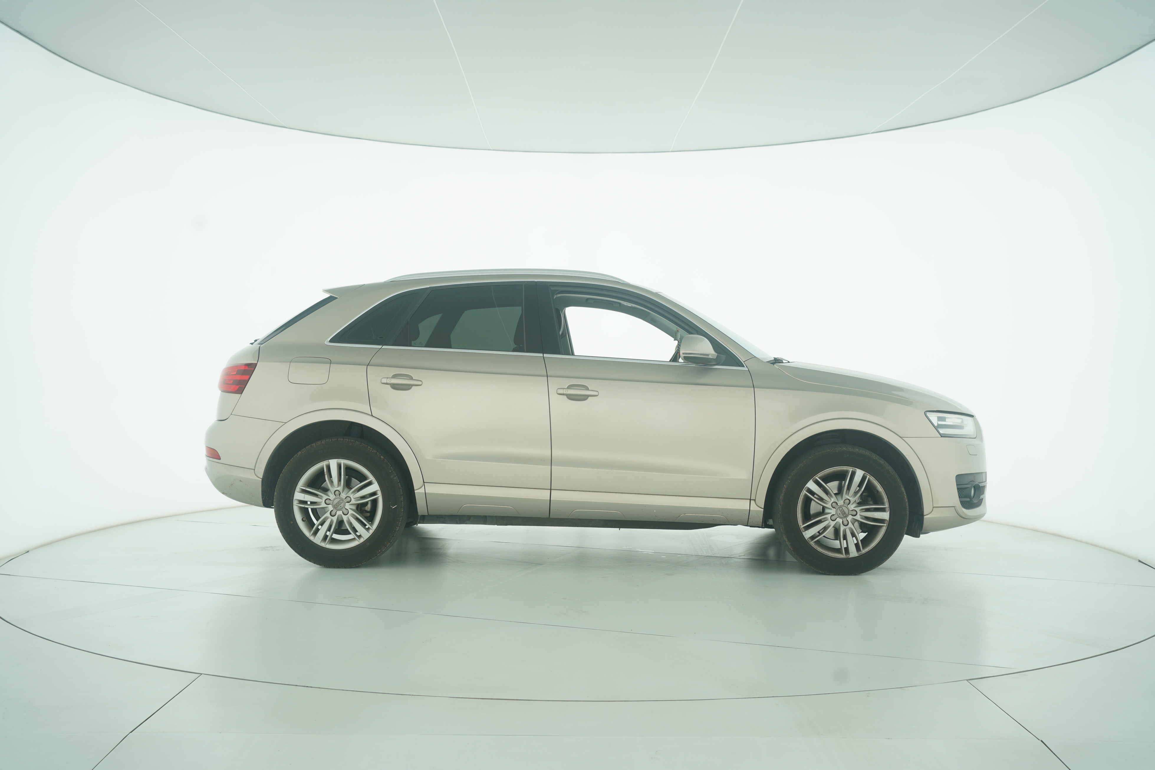 Audi Q3 2015 — фото 8