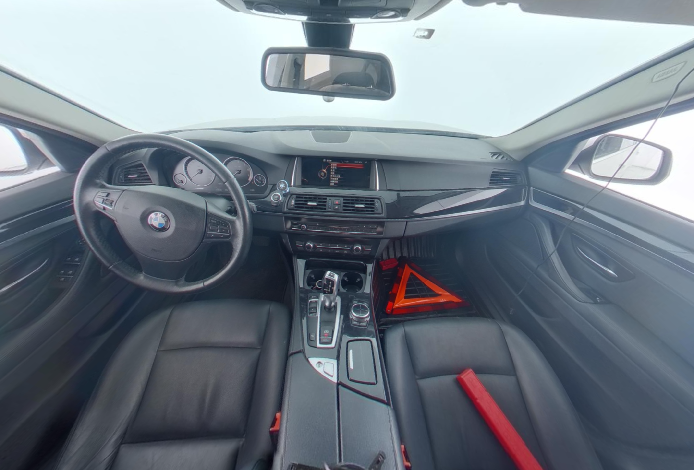 BMW 5 Series 2017 — фото 9