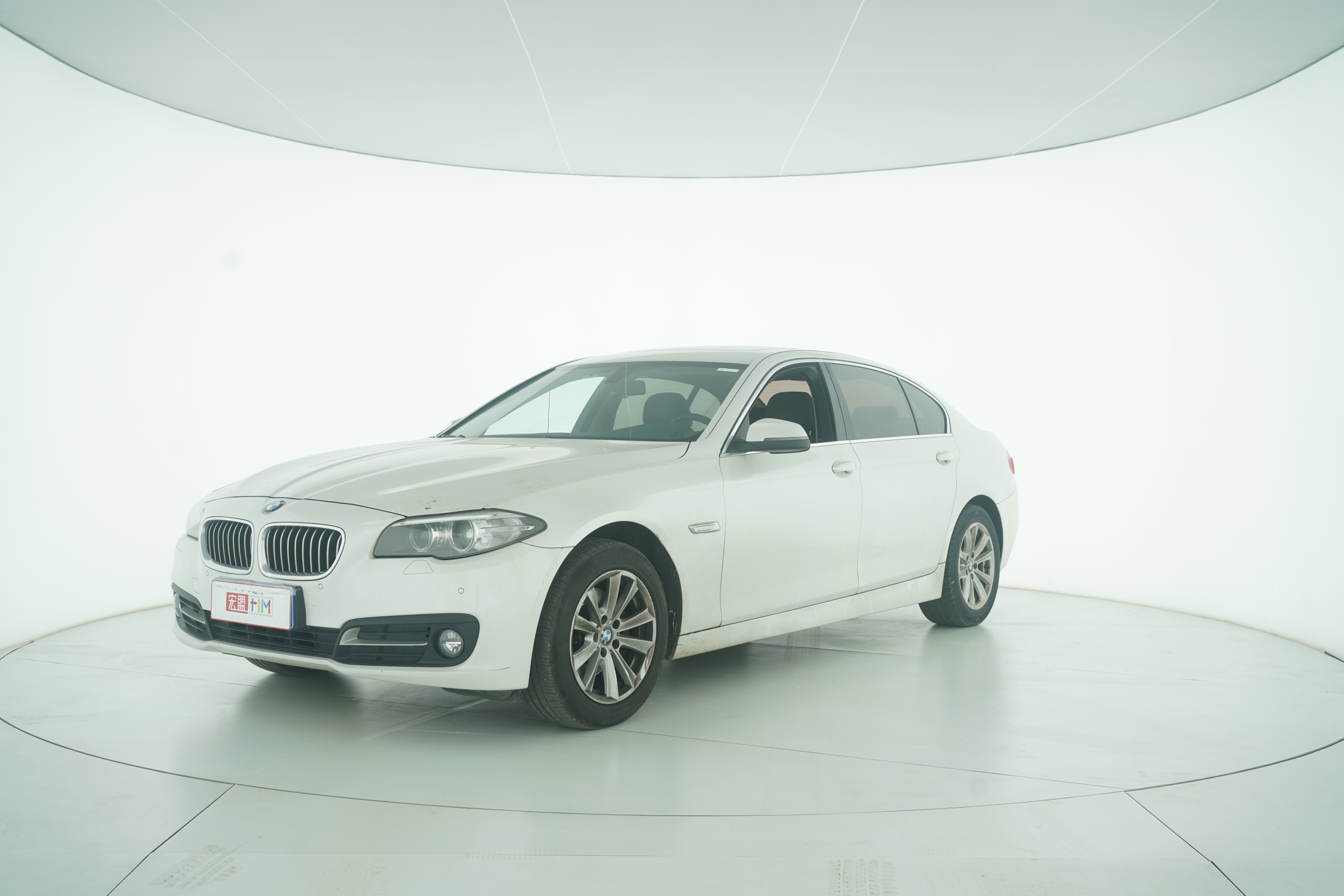 BMW 5 Series 2017 — фото 1