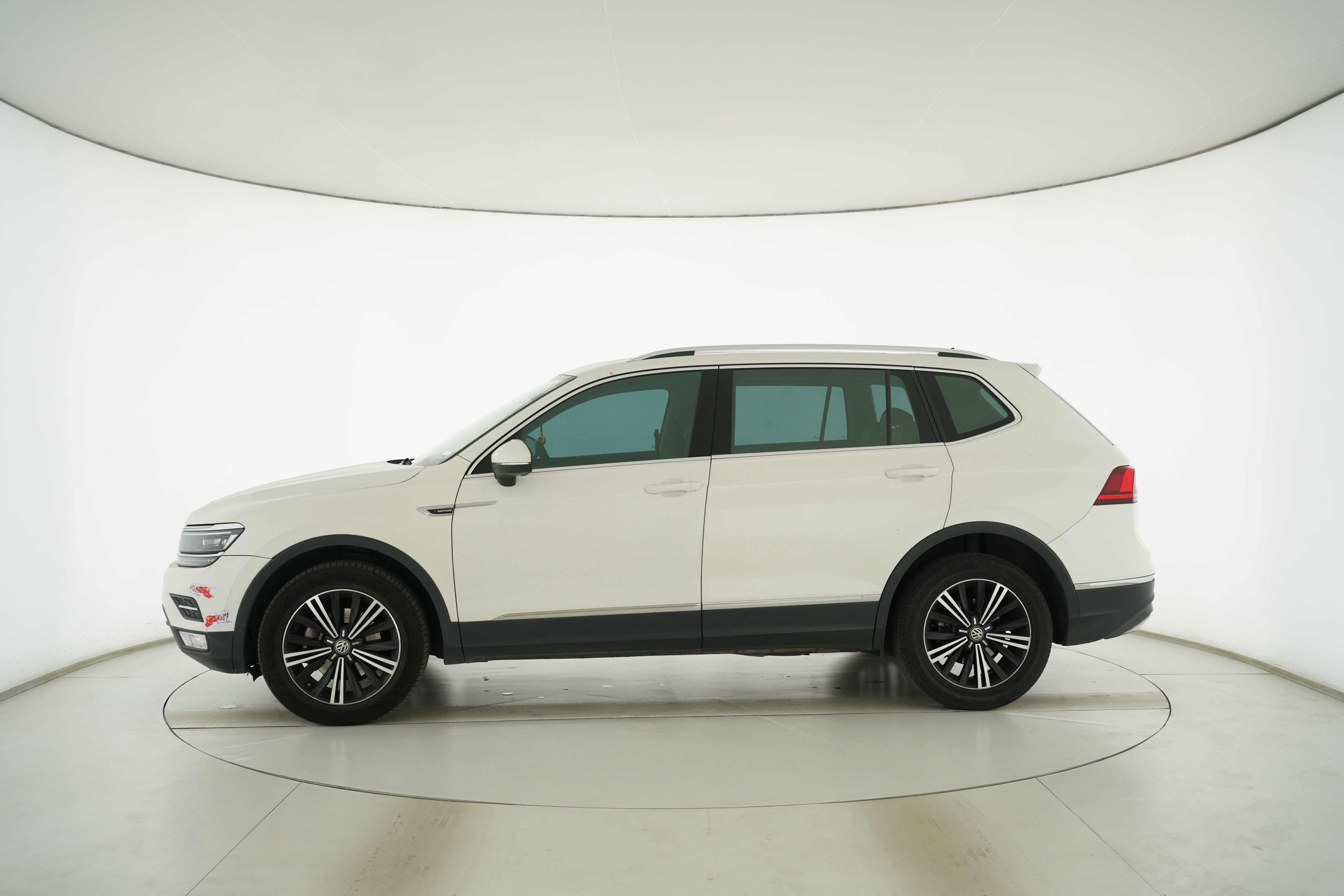 Volkswagen Tiguan L 2017 — фото 7