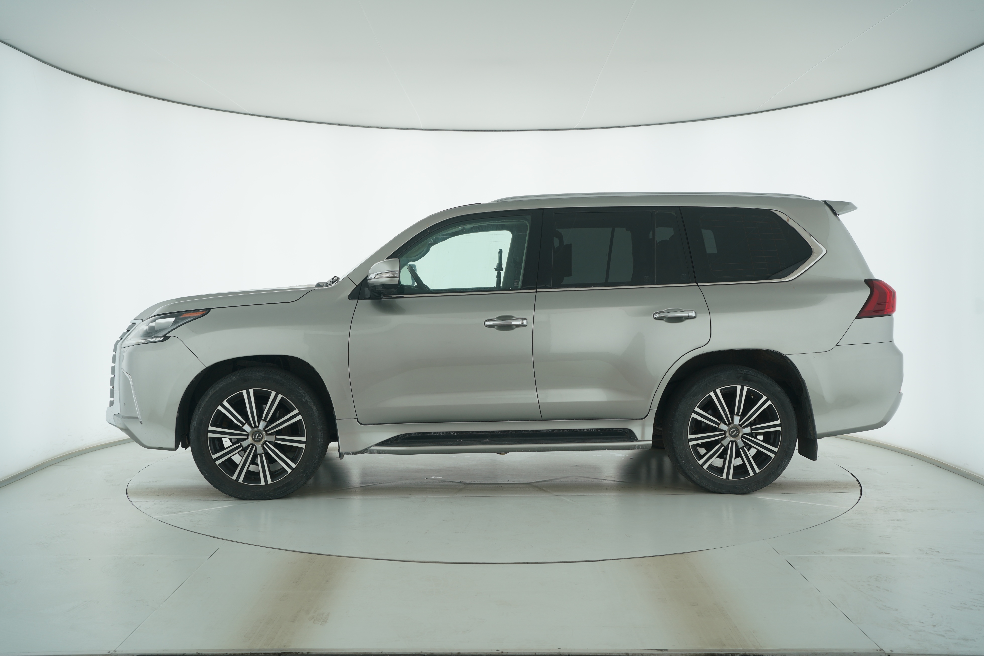 Lexus LX 2017 — фото 7