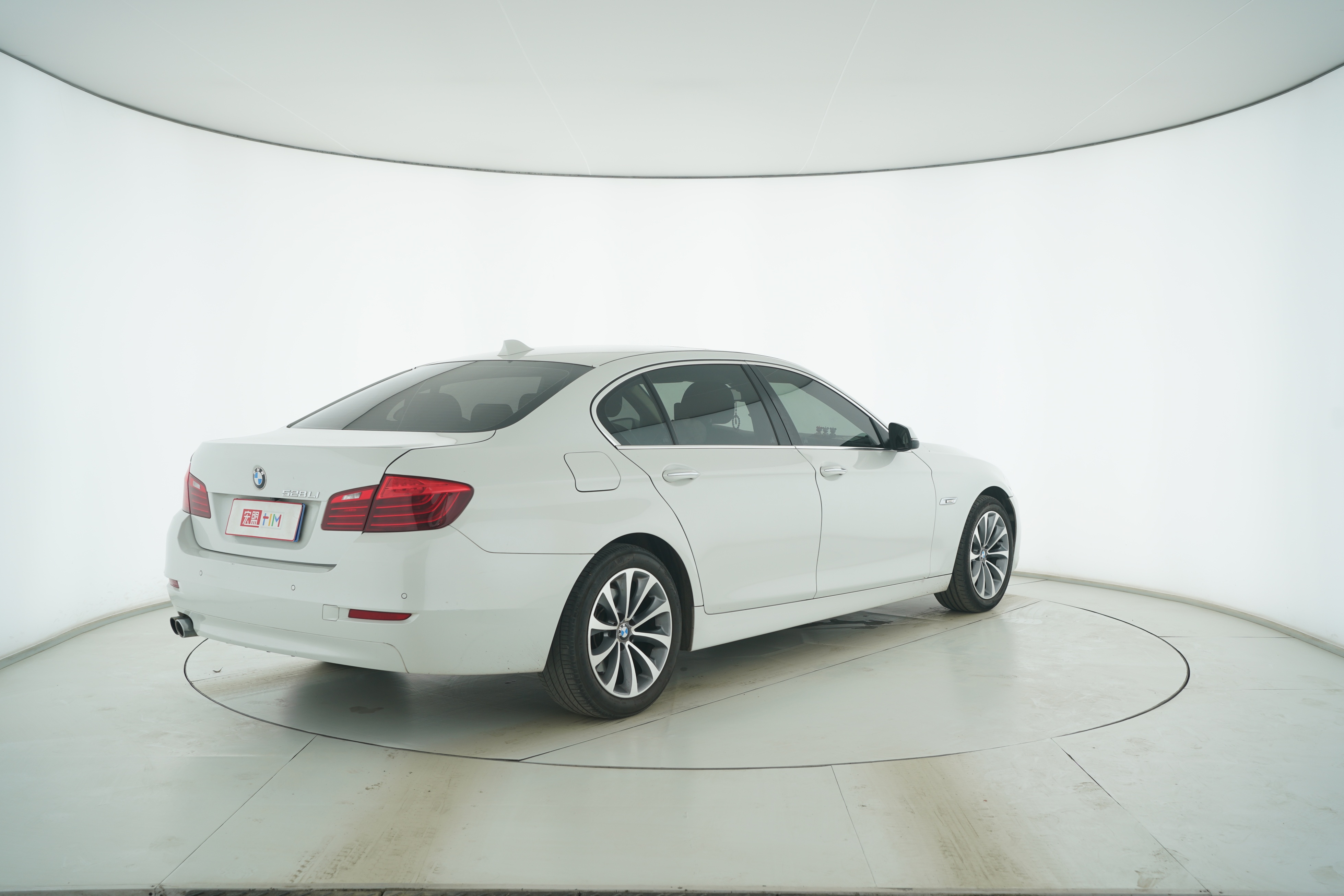 BMW 5 Series 2017 — фото 4
